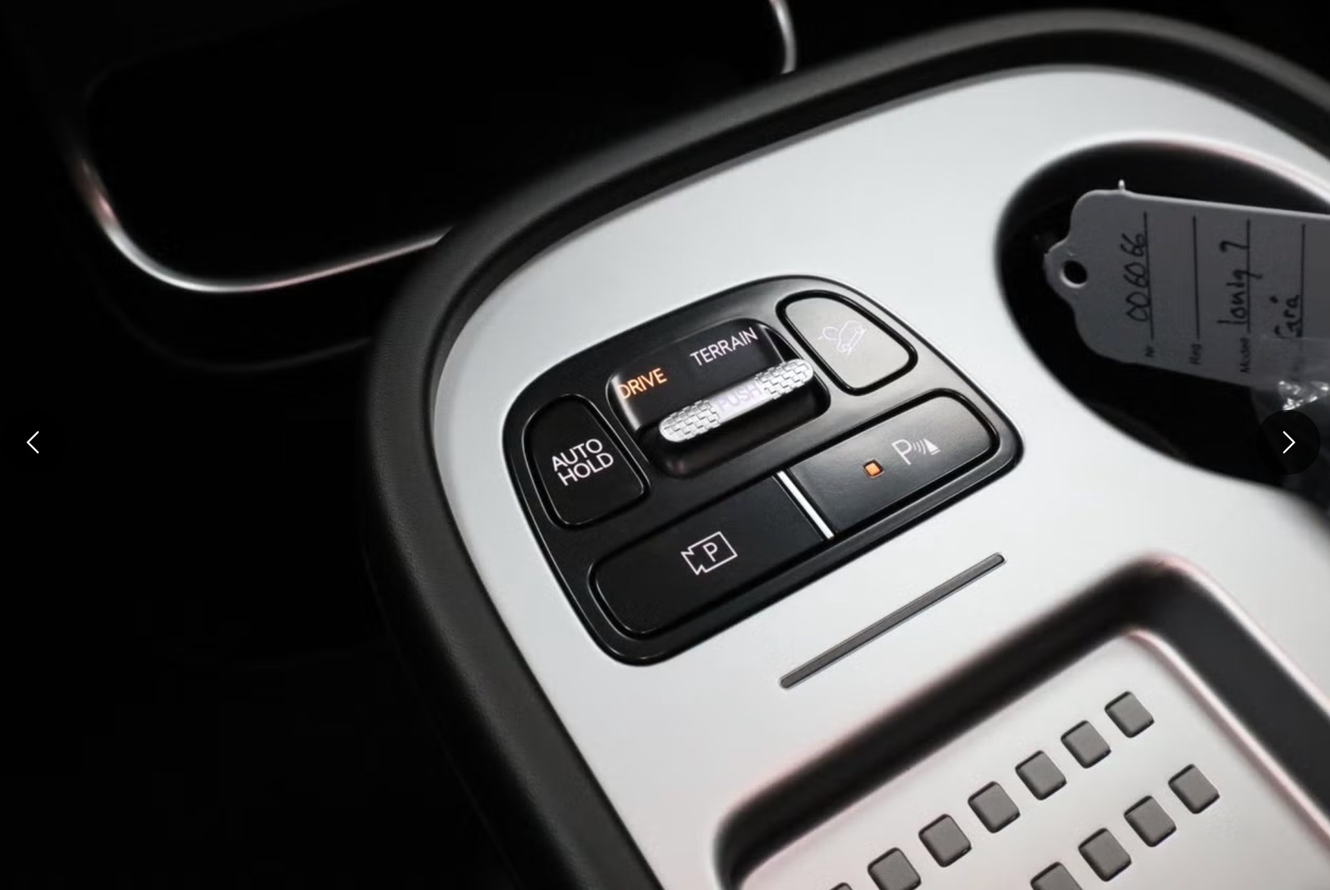 HYUNDAI Ioniq 9 110kWh Amplia 4WD-image-8