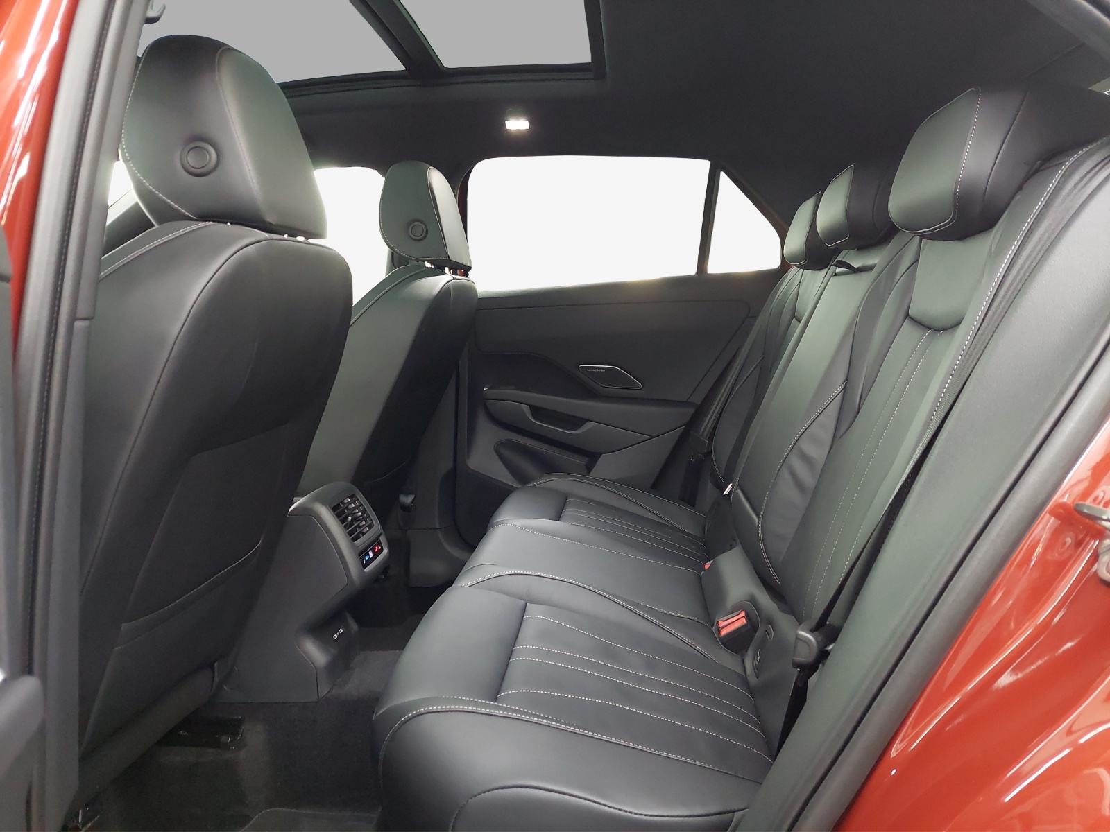 VW T-Roc 1.5 eTSI mHEV R-Line DSG-image-11