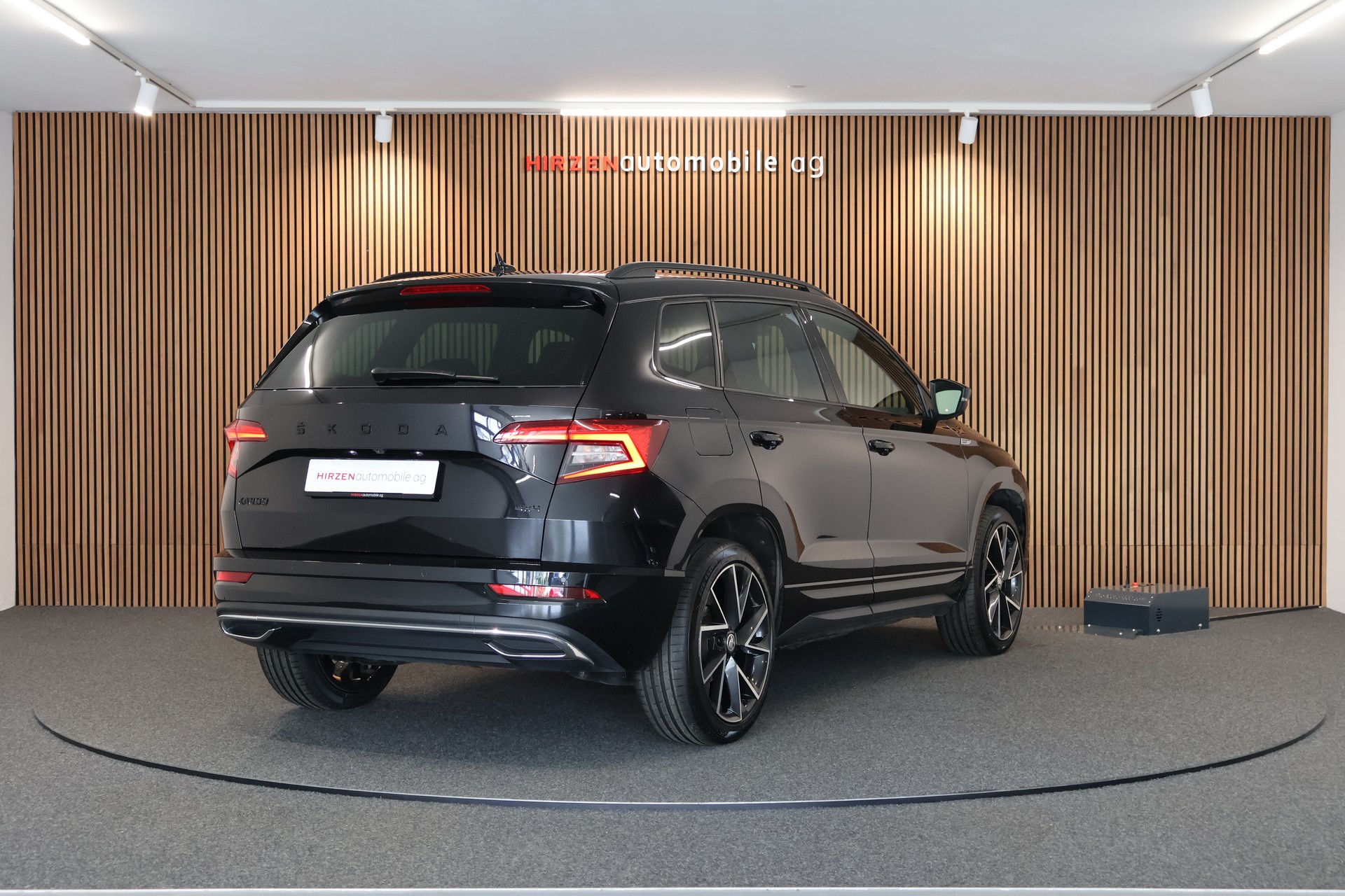 SKODA Karoq 2.0 TSI SportLine 4x4 DSG-image-4