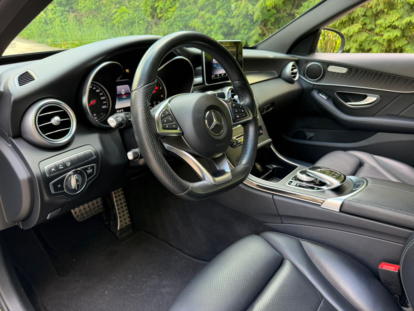 MERCEDES-BENZ C 250 d Swiss Star AMG Line 4Matic 9G-Tronic-image-10