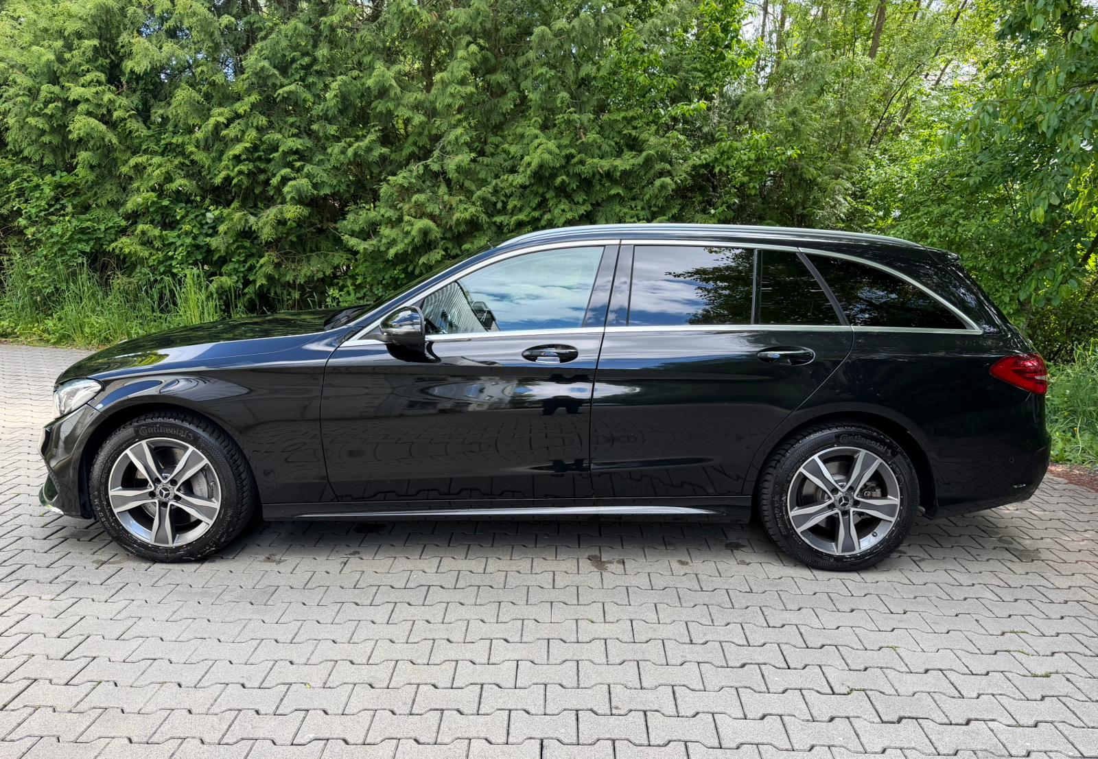 MERCEDES-BENZ C 250 d Swiss Star AMG Line 4Matic 9G-Tronic-showroom-element-1
