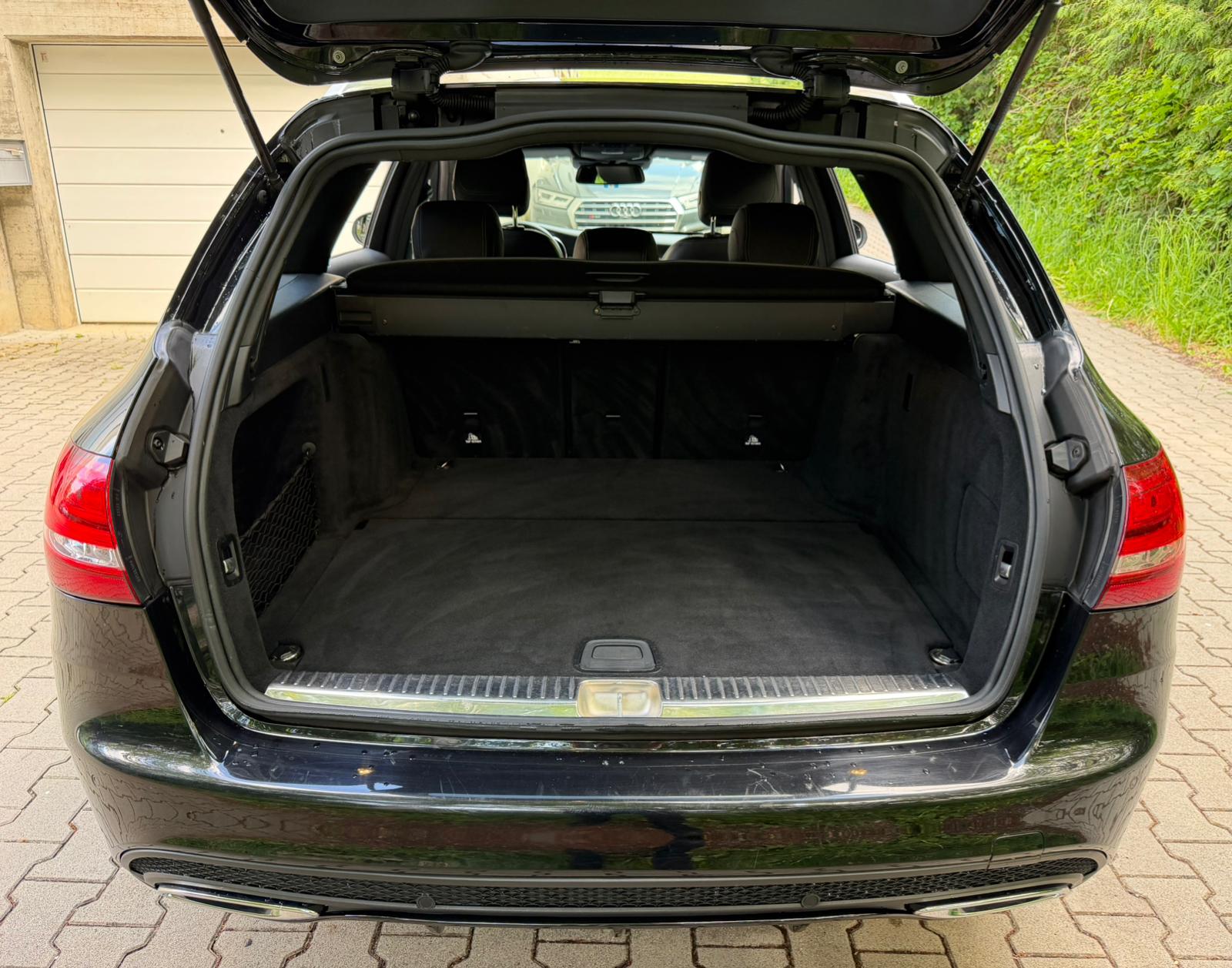 MERCEDES-BENZ C 250 d Swiss Star AMG Line 4Matic 9G-Tronic-image-16