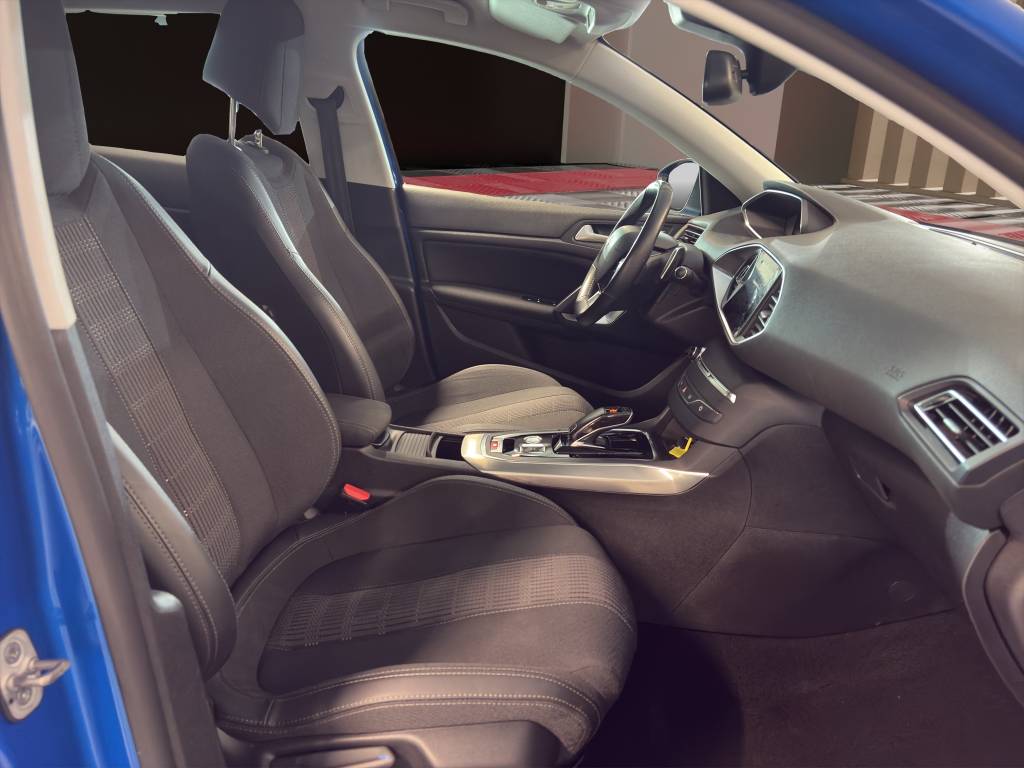 PEUGEOT 308 1.2 Pure Tech Allure Pack EAT8-image-6