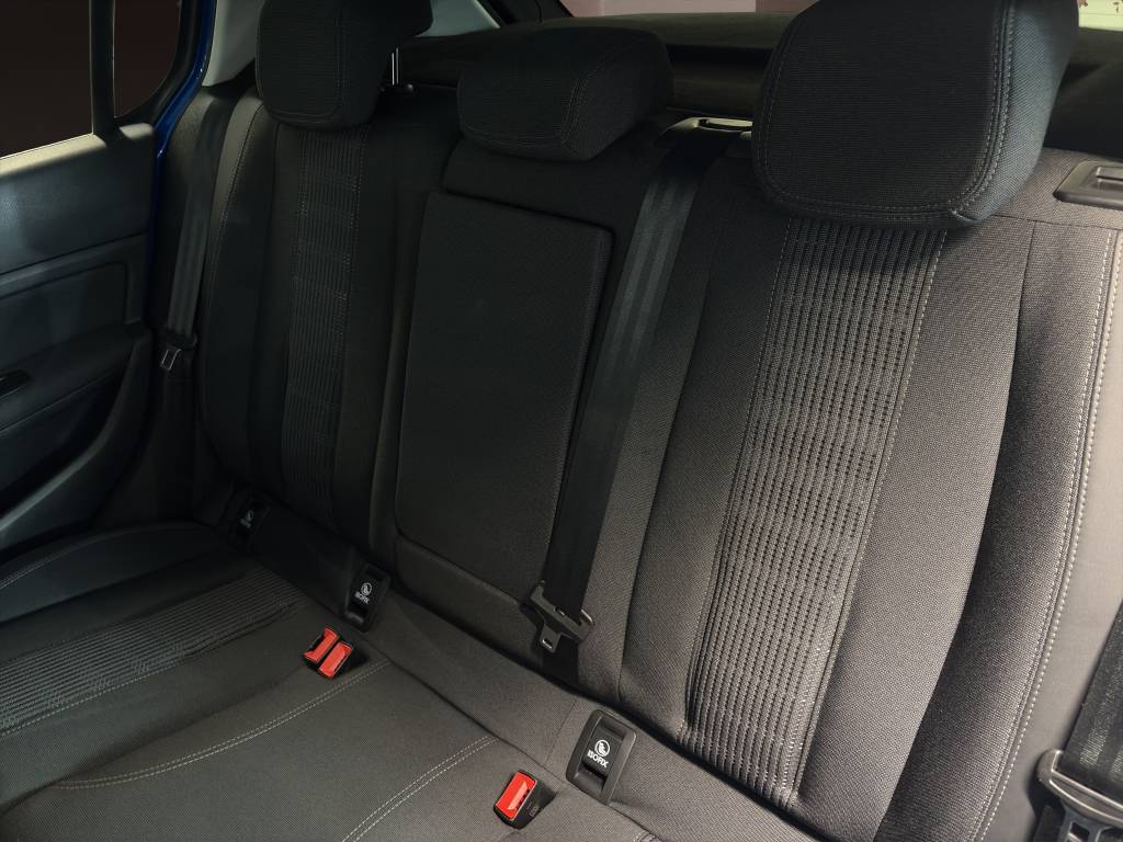 PEUGEOT 308 1.2 Pure Tech Allure Pack EAT8-image-8
