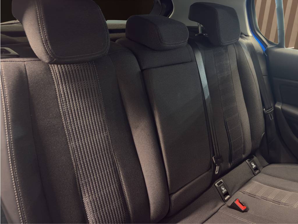 PEUGEOT 308 1.2 Pure Tech Allure Pack EAT8-image-7