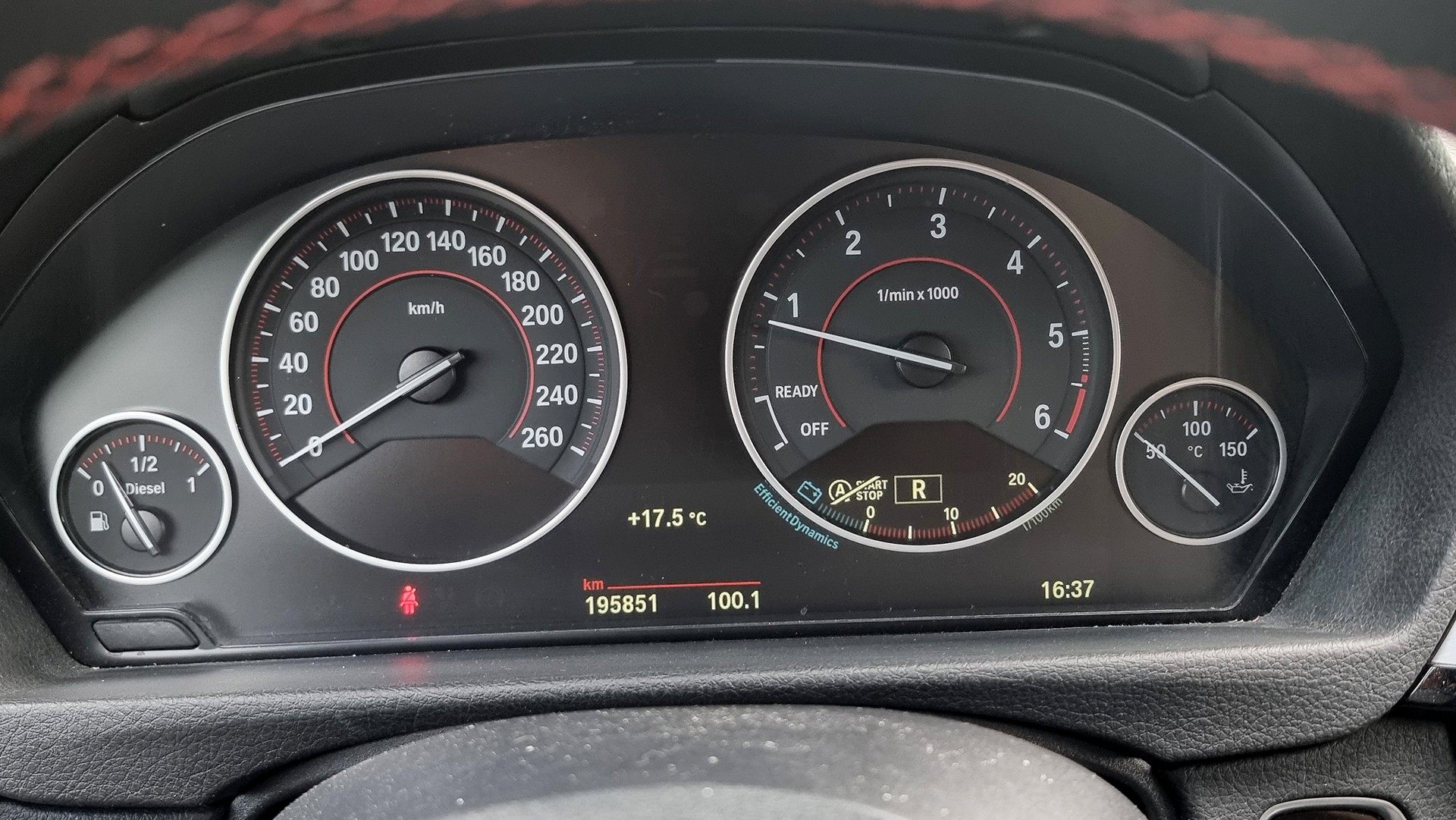 BMW 320d xDrive-image-10