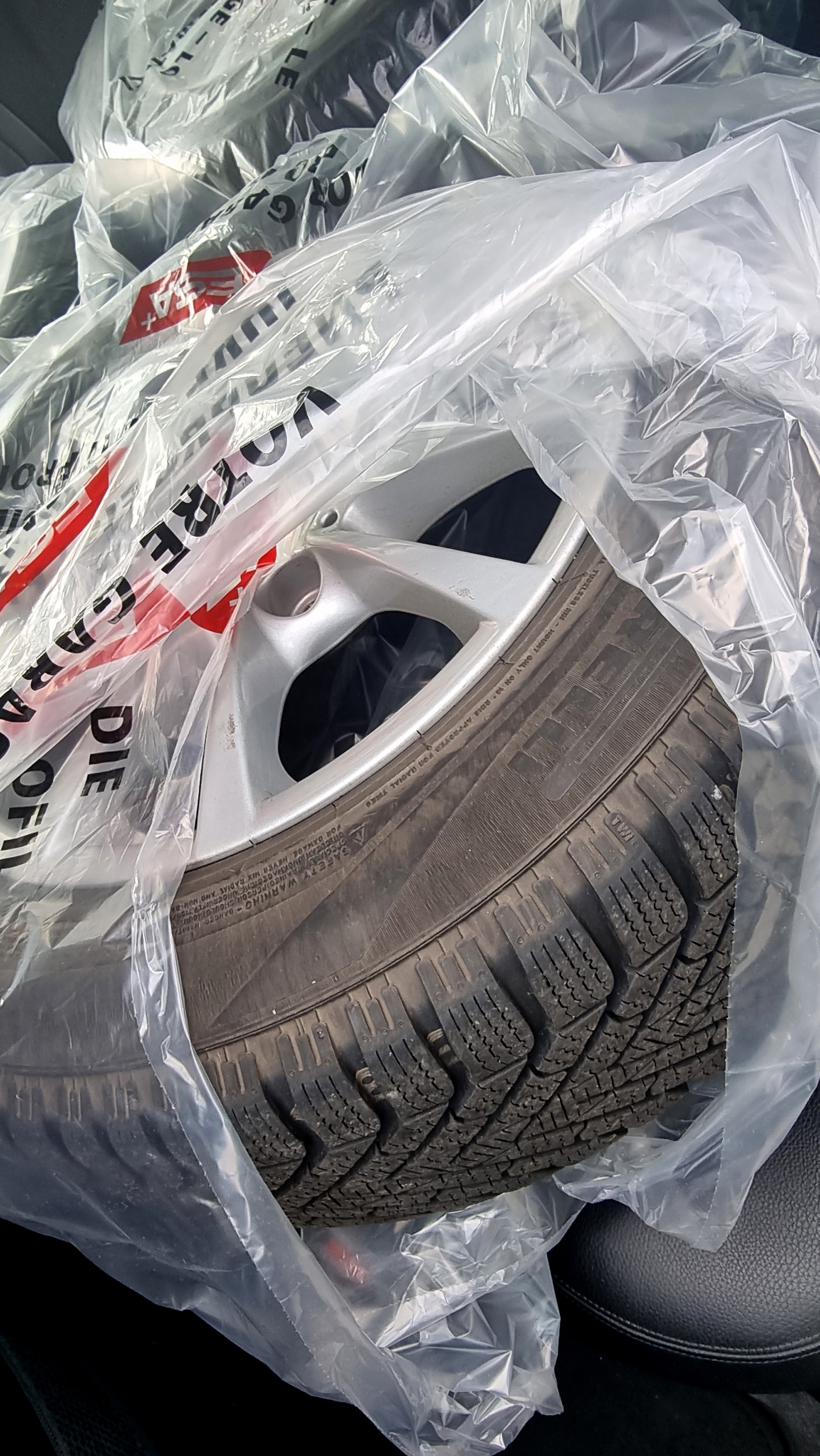 BMW 320d xDrive-image-14