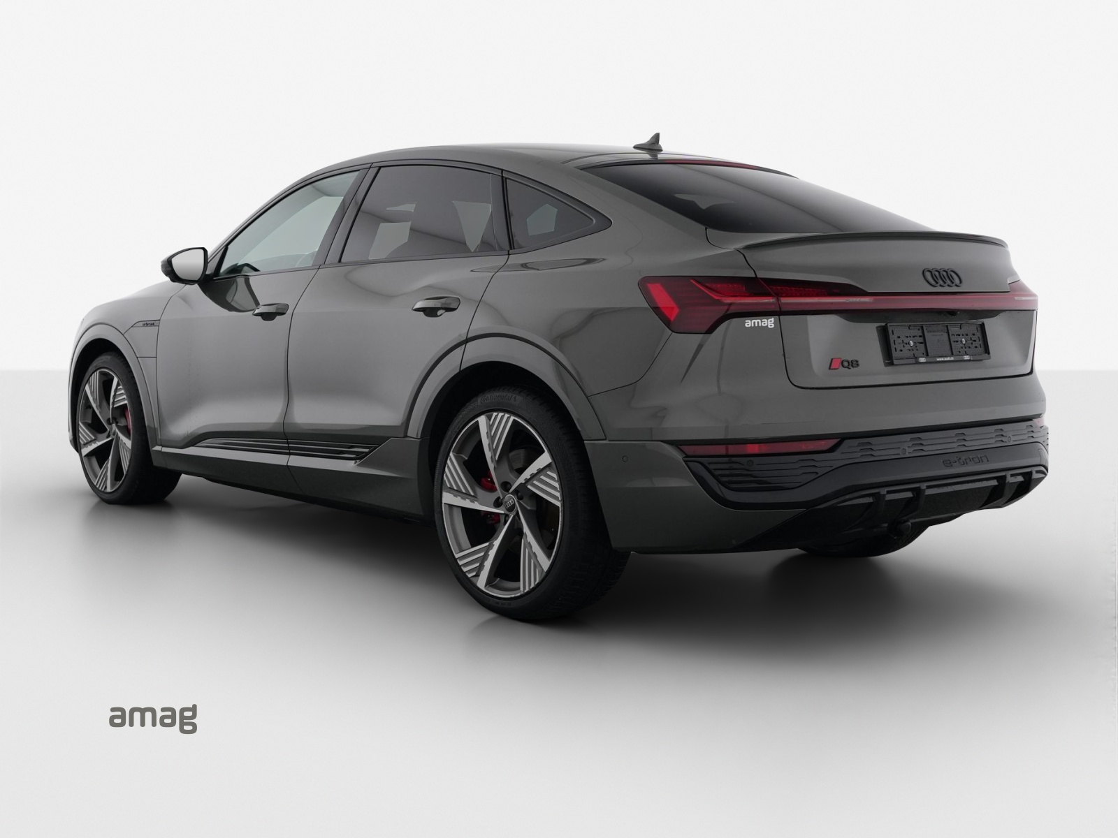 AUDI Q8 Sportback 55 e-tron Black Edition quattro-image-2