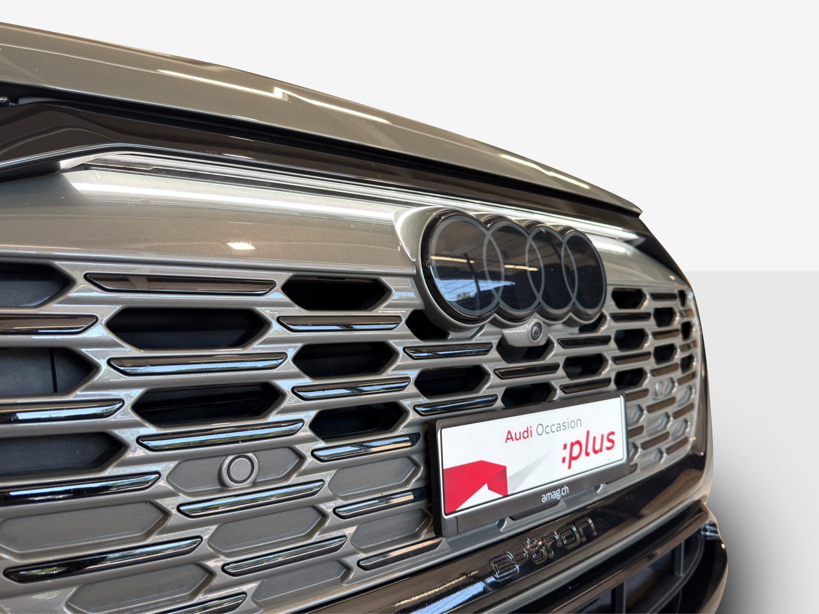 AUDI Q8 Sportback 55 e-tron Black Edition quattro-image-15