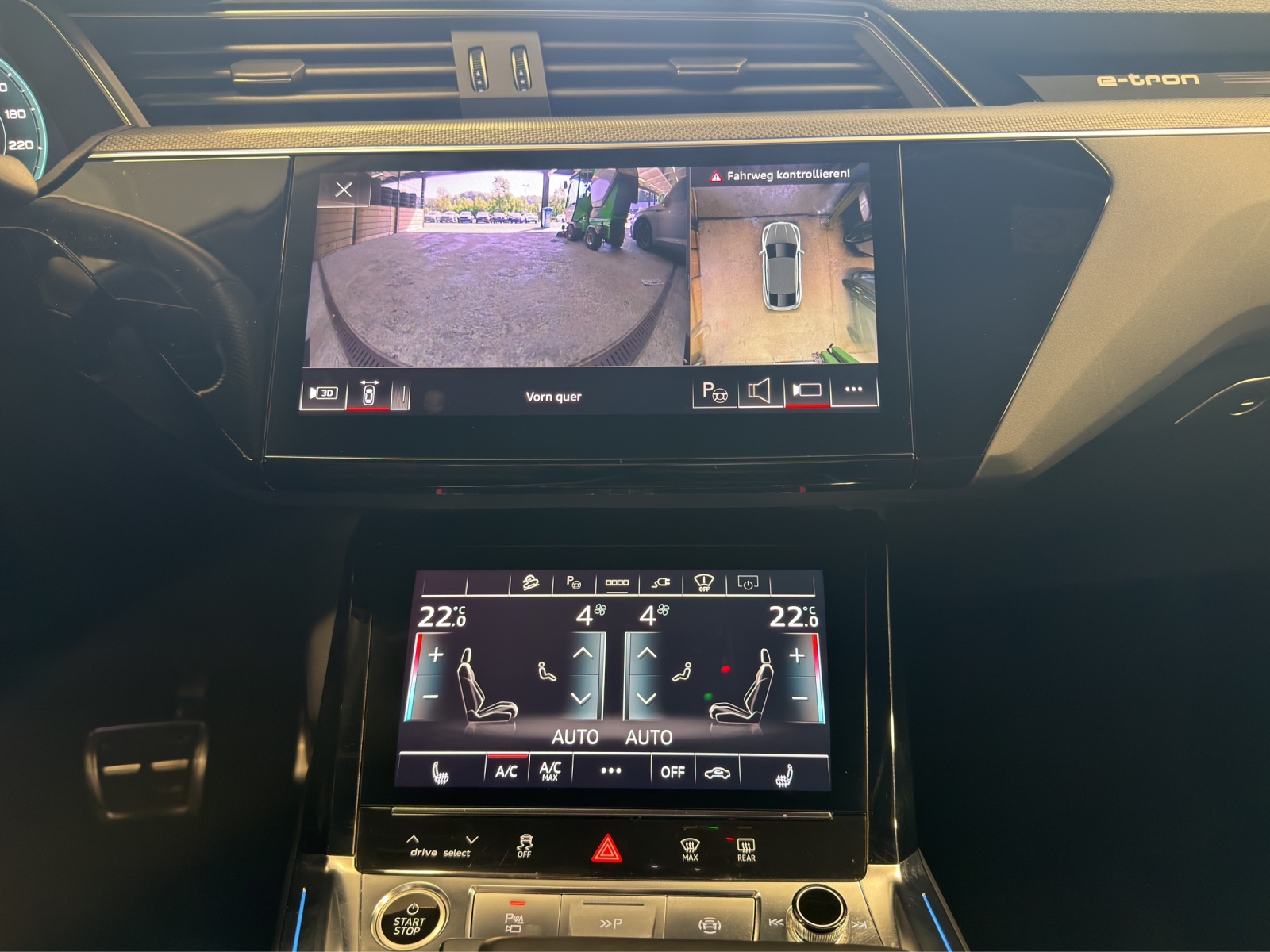 AUDI Q8 Sportback 55 e-tron Black Edition quattro-image-11