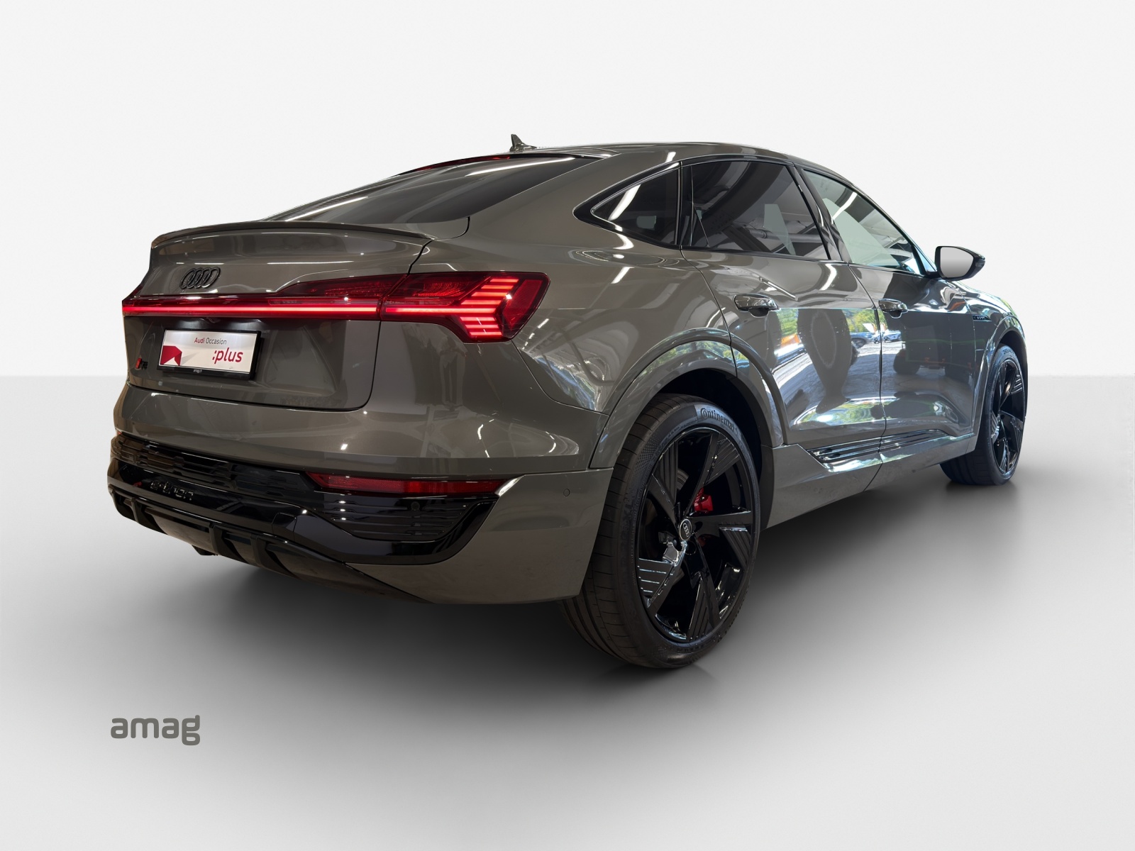 AUDI Q8 Sportback 55 e-tron Black Edition quattro-image-5