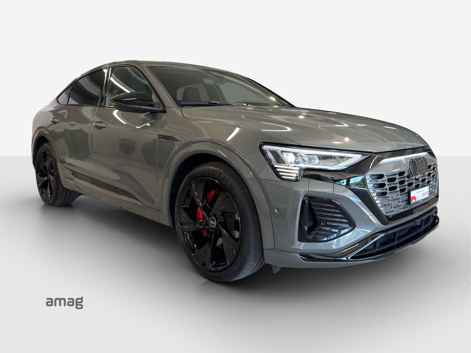 AUDI Q8 Sportback 55 e-tron Black Edition quattro-image-6
