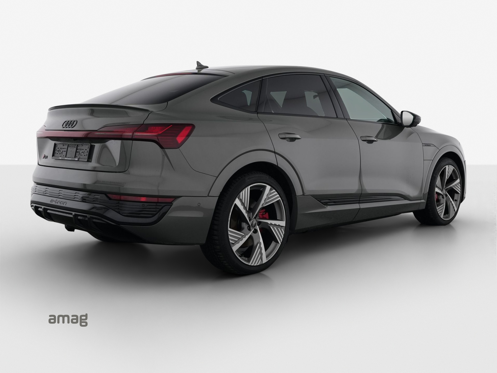 AUDI Q8 Sportback 55 e-tron Black Edition quattro-image-3