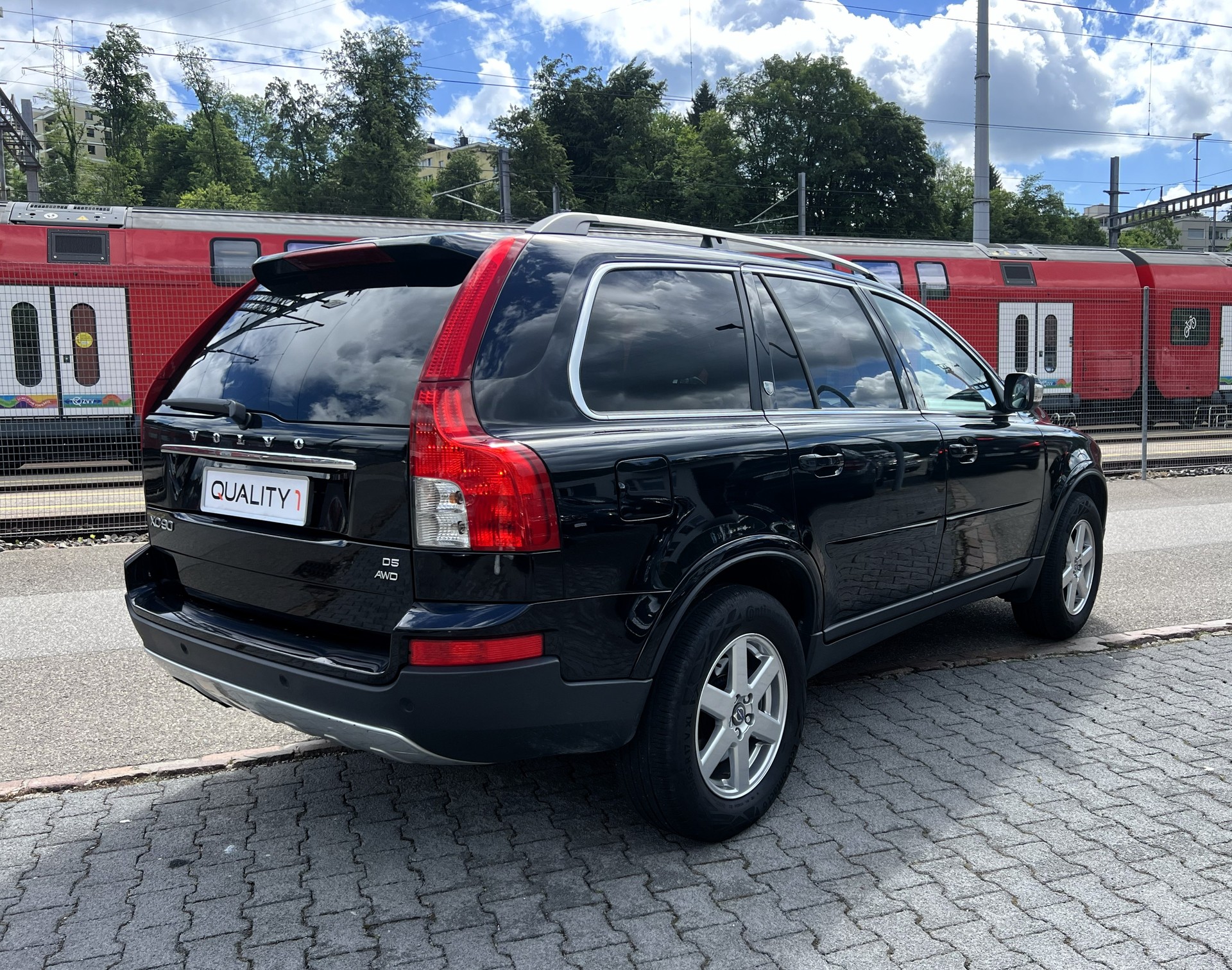 VOLVO XC90 D5 AWD Kinetic-image-4