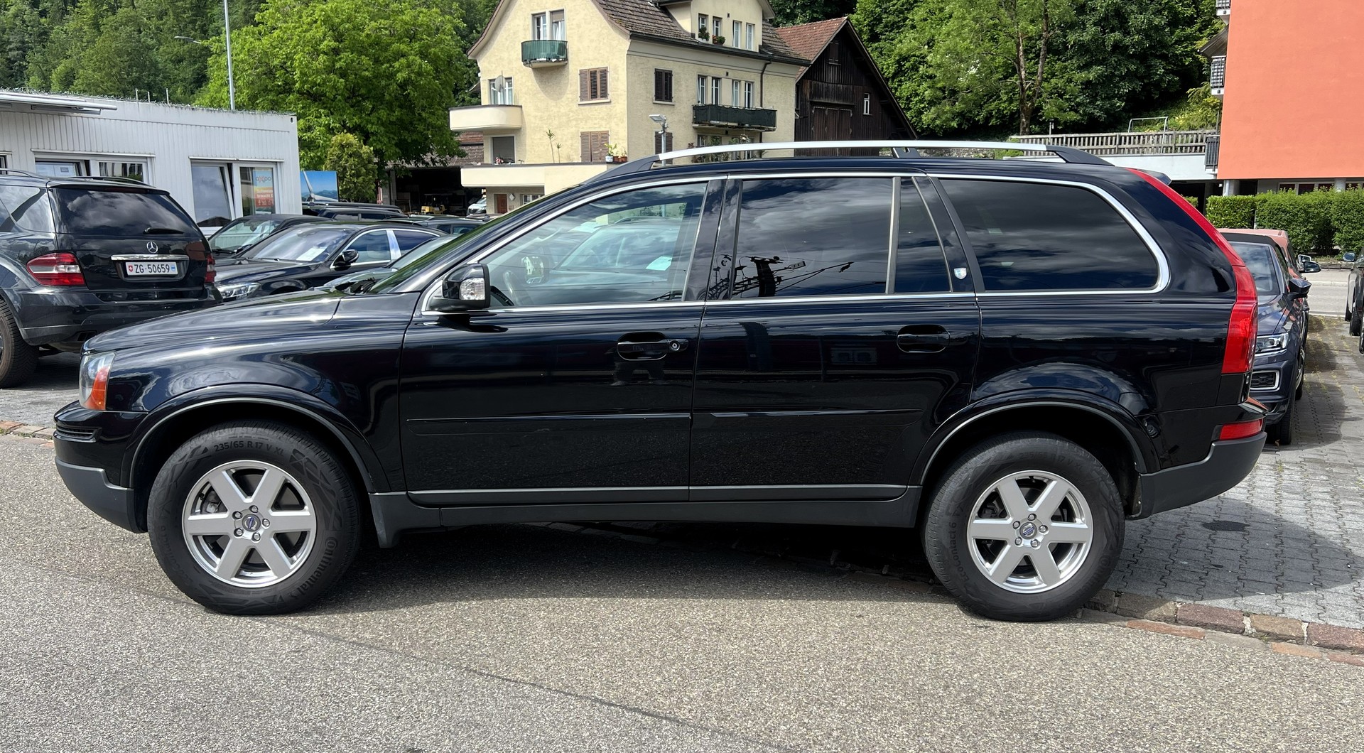 VOLVO XC90 D5 AWD Kinetic-image-1