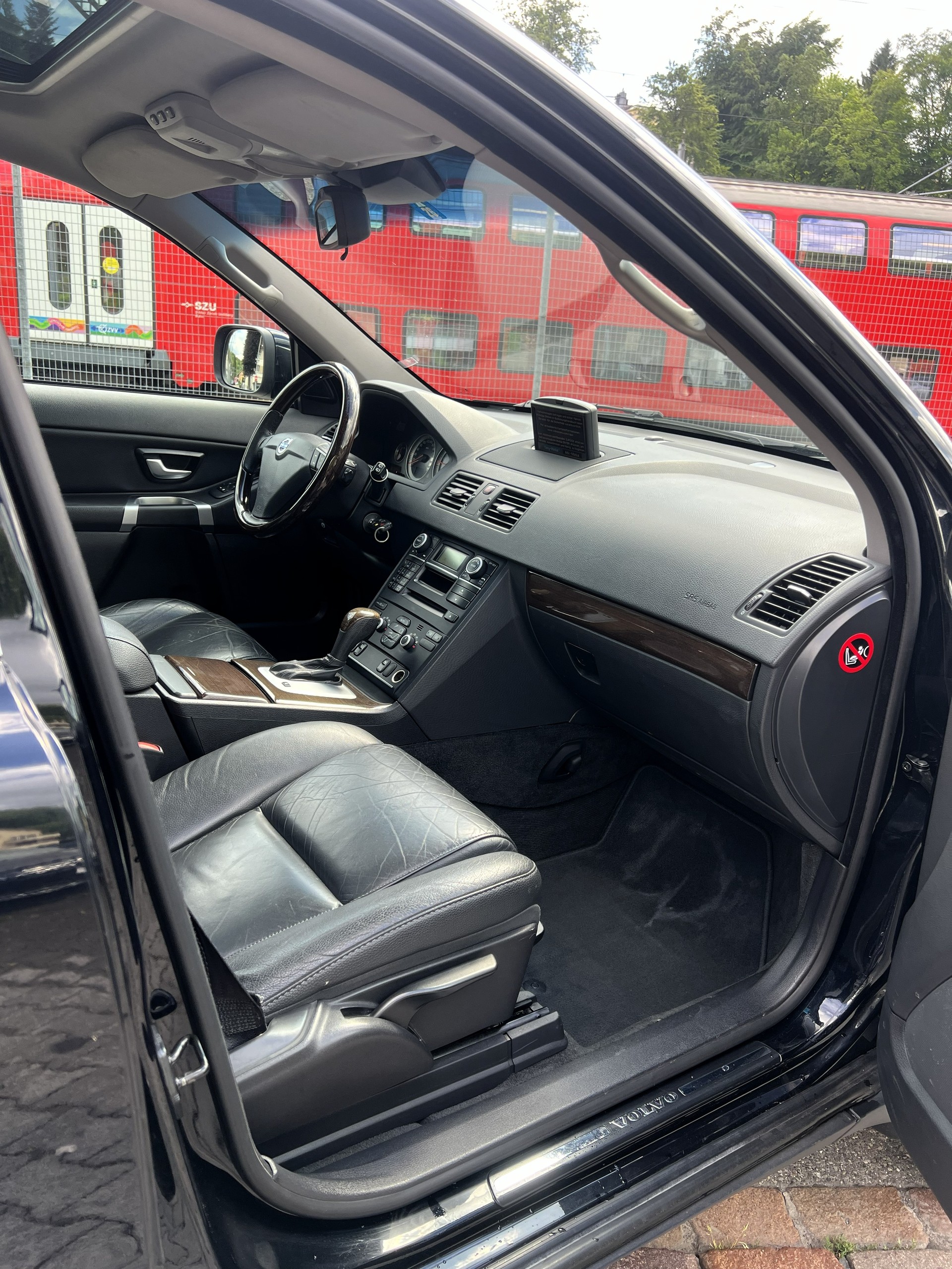 VOLVO XC90 D5 AWD Kinetic-image-12