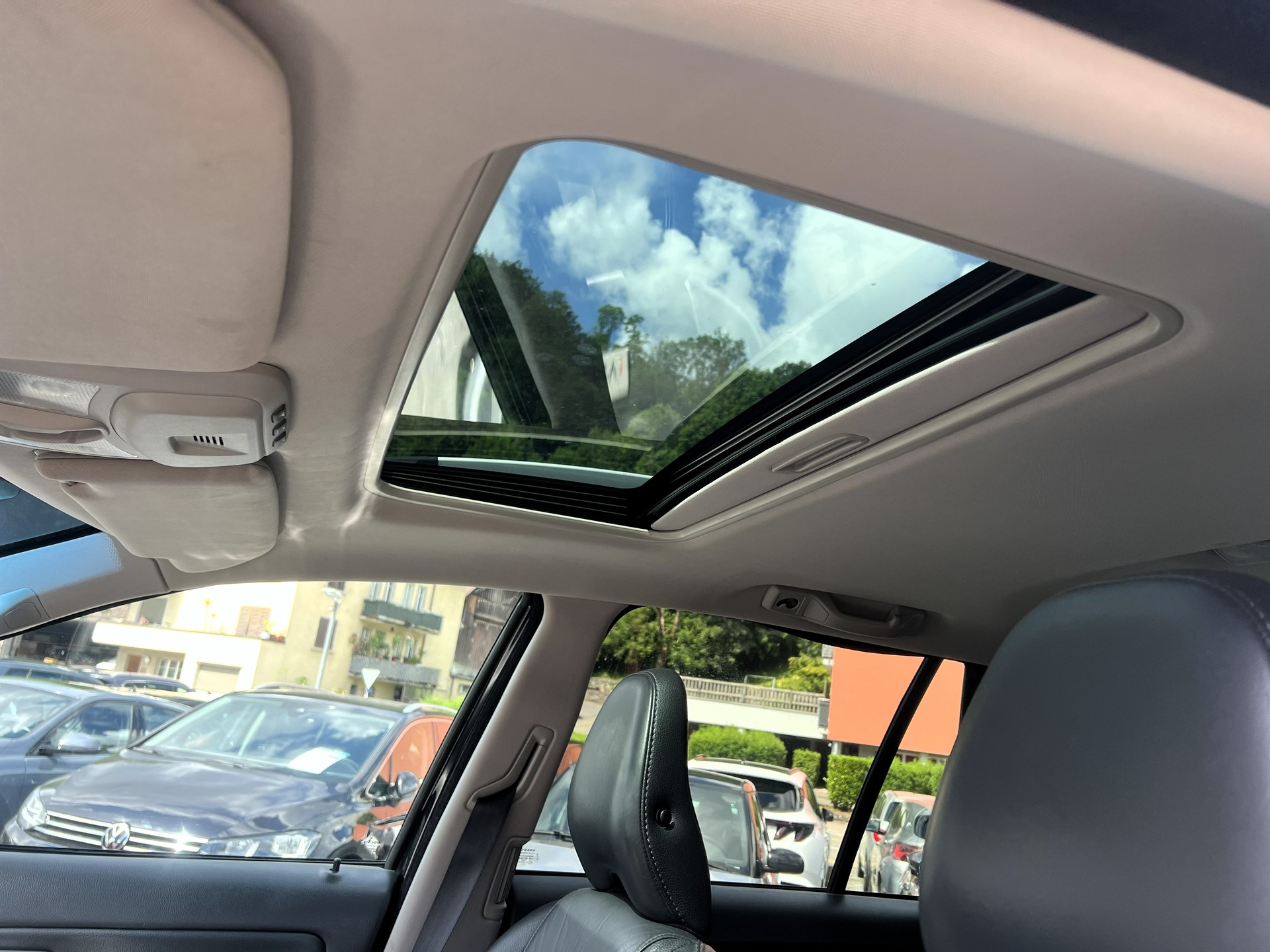 VOLVO XC90 D5 AWD Kinetic-image-18