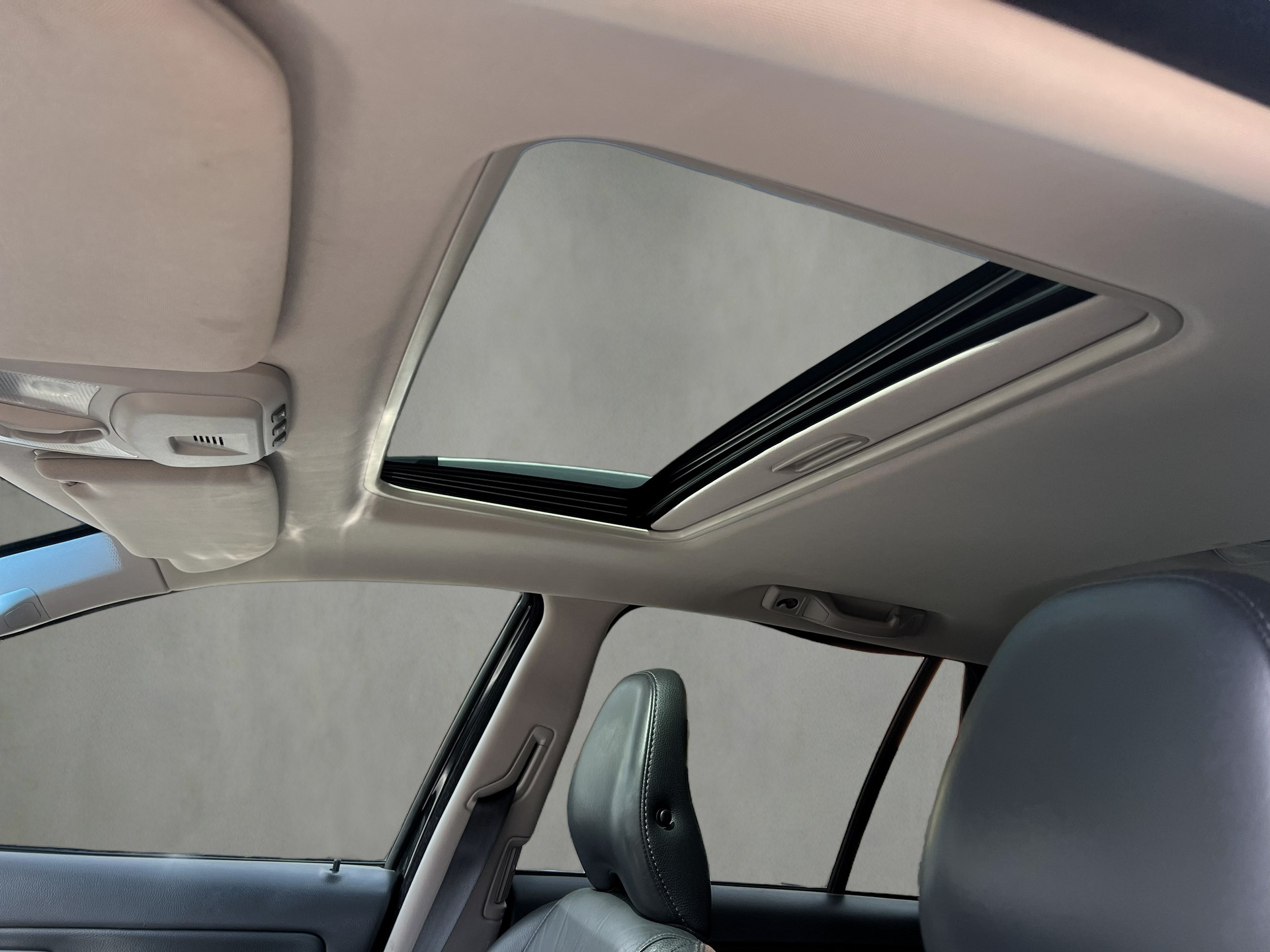 VOLVO XC90 D5 AWD Kinetic-image-18