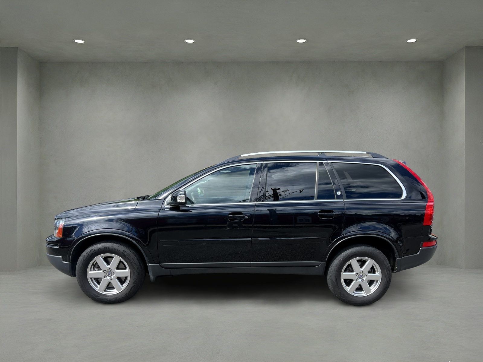 VOLVO XC90 D5 AWD Kinetic-image-1