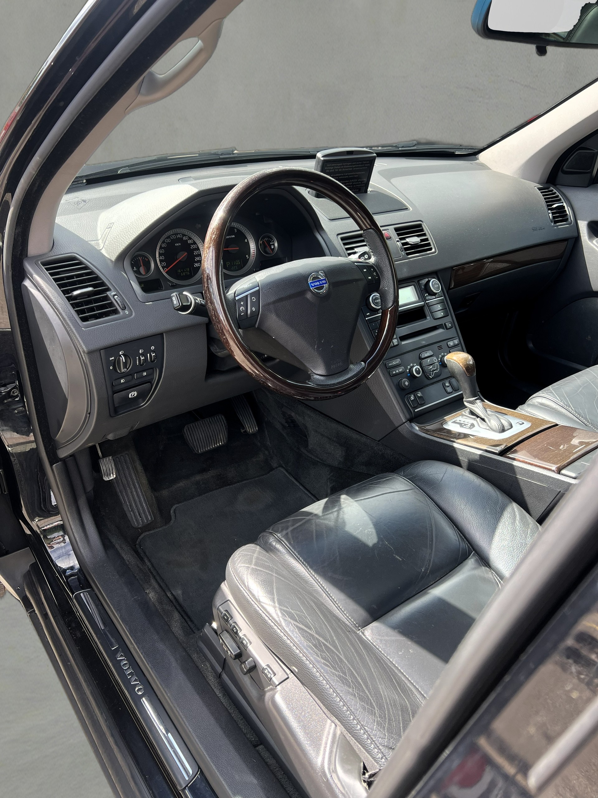 VOLVO XC90 D5 AWD Kinetic-image-15