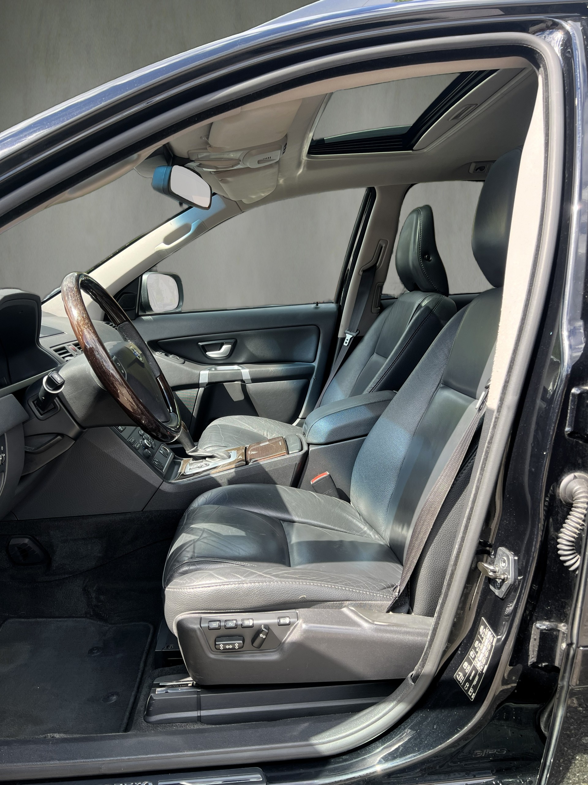 VOLVO XC90 D5 AWD Kinetic-image-16