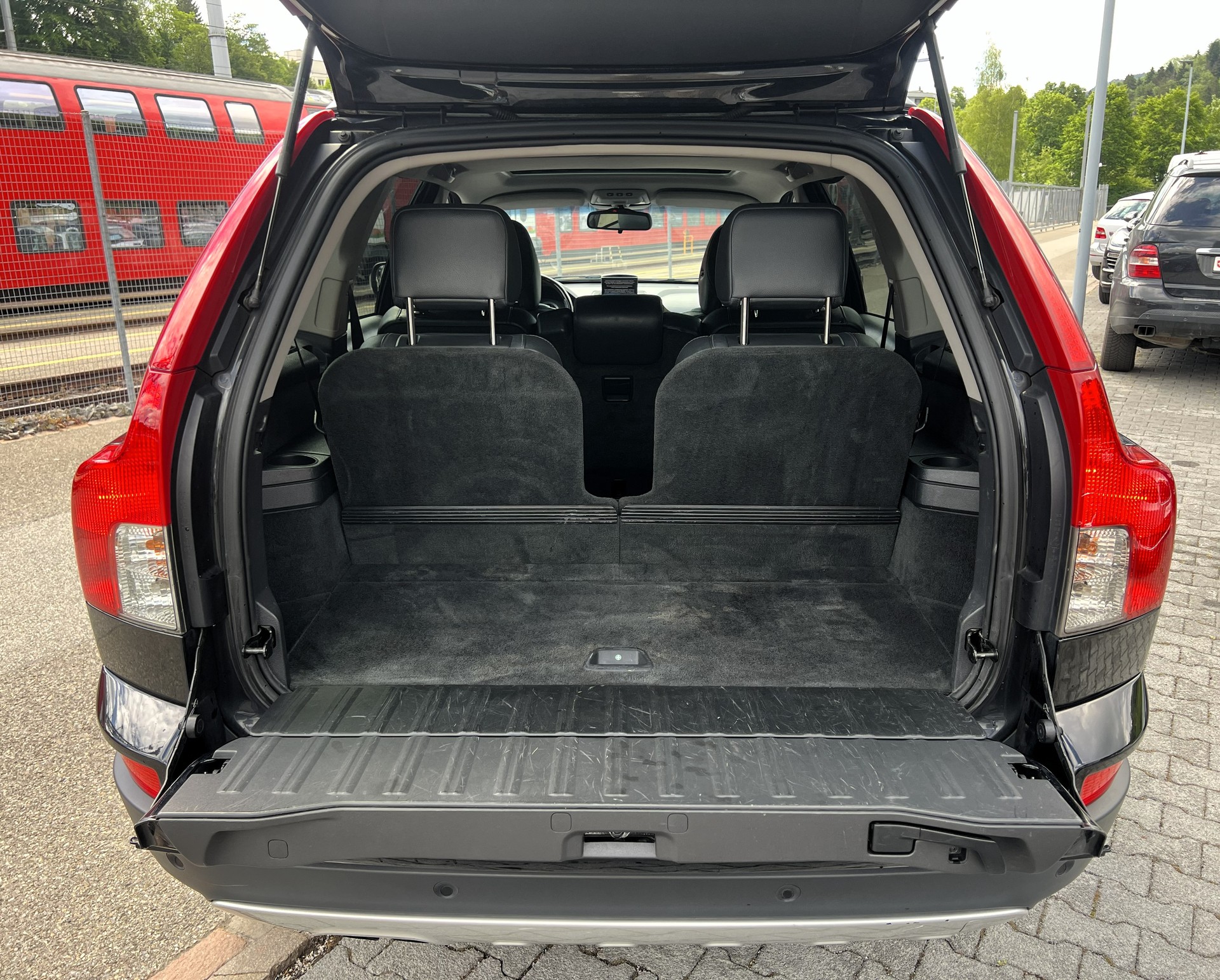 VOLVO XC90 D5 AWD Kinetic-image-10