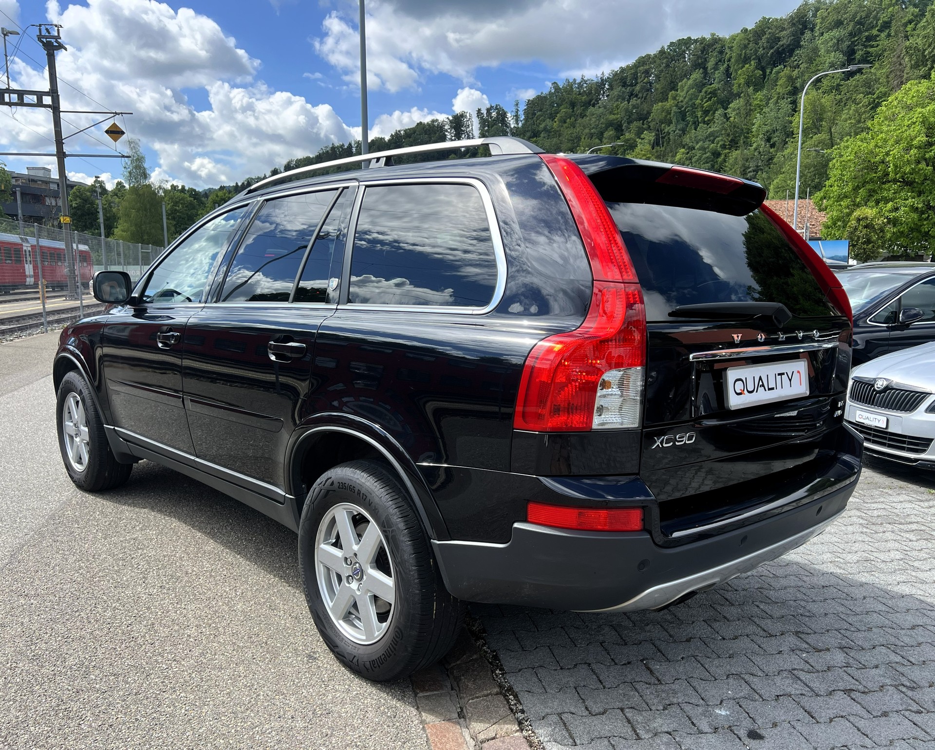 VOLVO XC90 D5 AWD Kinetic-image-2