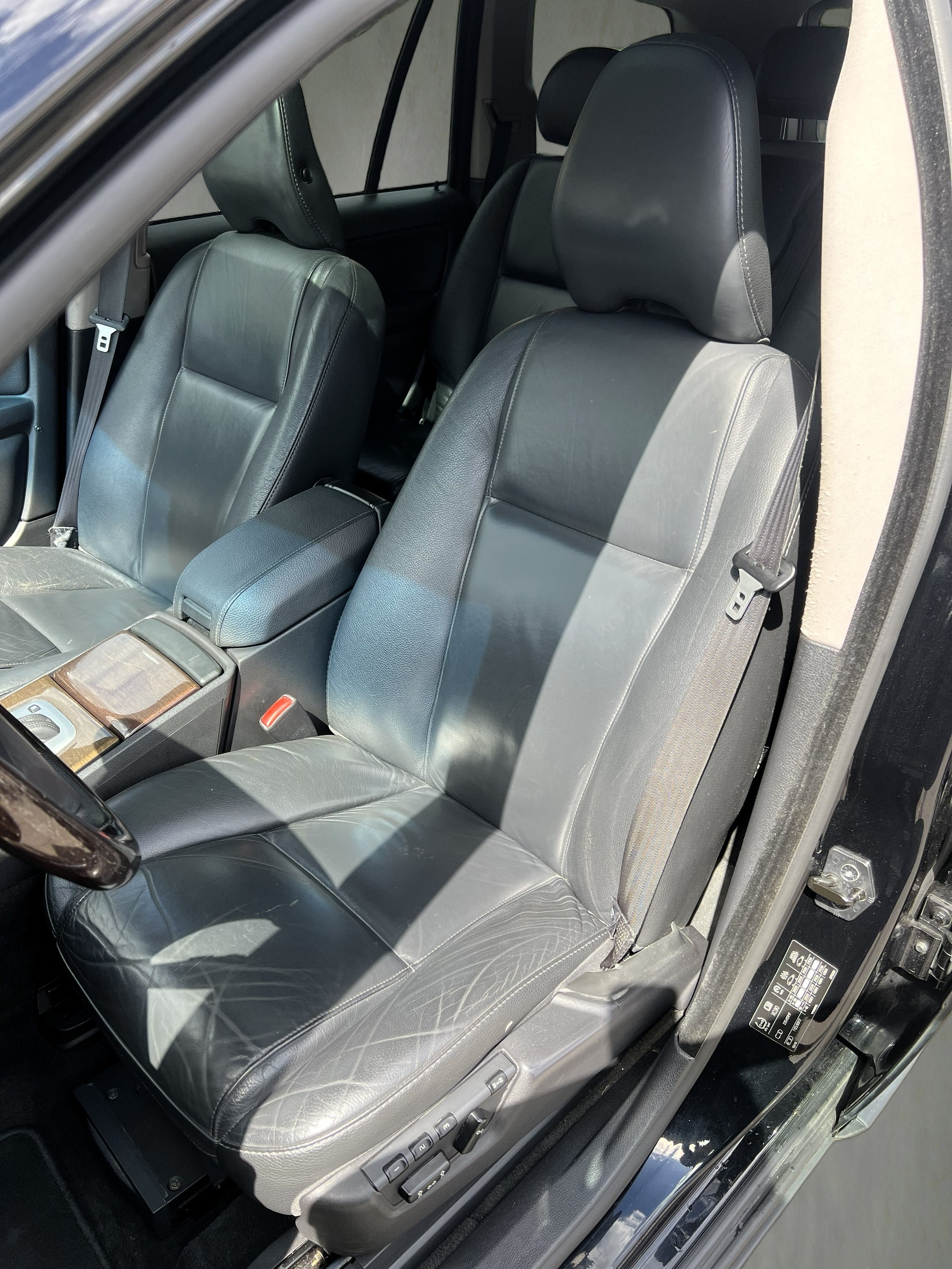 VOLVO XC90 D5 AWD Kinetic-image-14