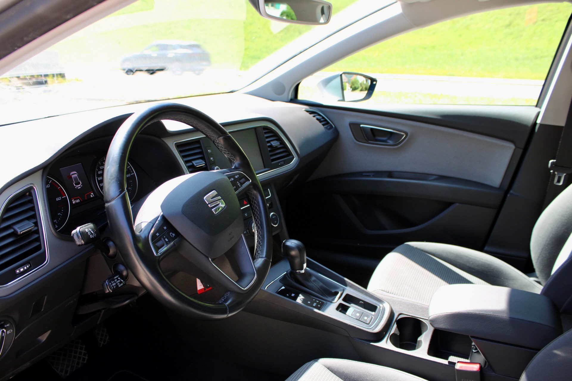 SEAT Leon ST 1.6 TDI CR Style DSG-image-8