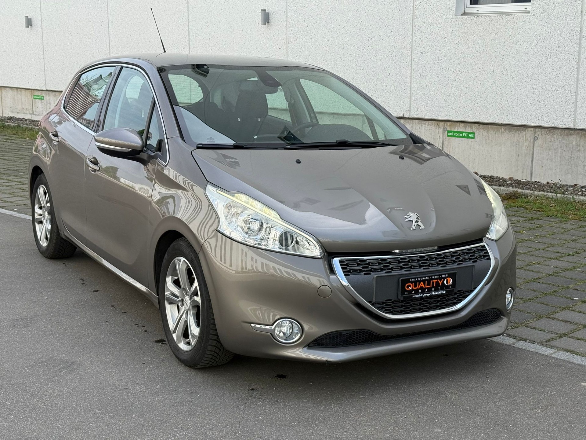 PEUGEOT 208 1.6 VTI Allure-image-2