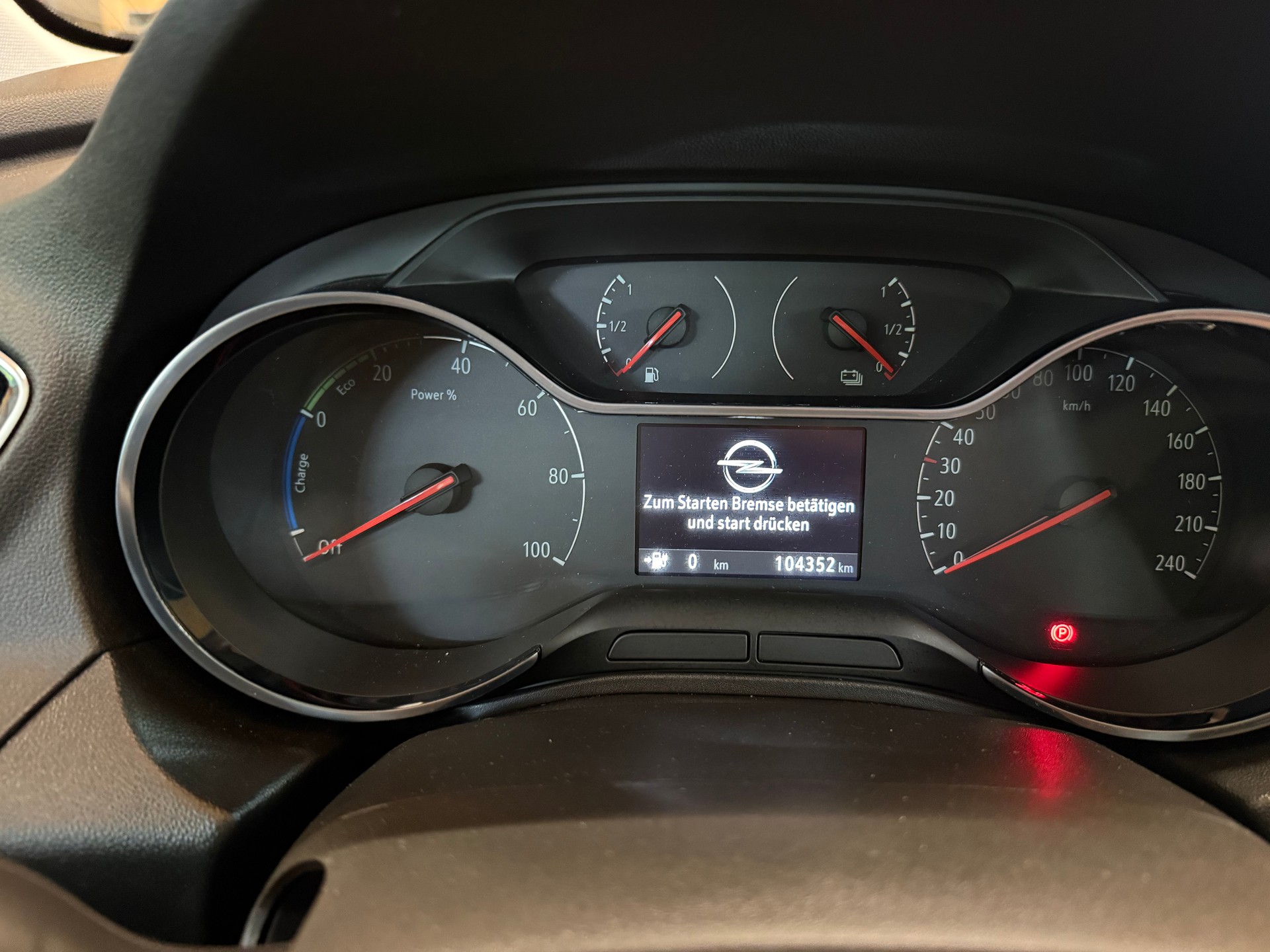 OPEL Grandland X 1.6 Hybrid4 Ultimate Automatik-image-10
