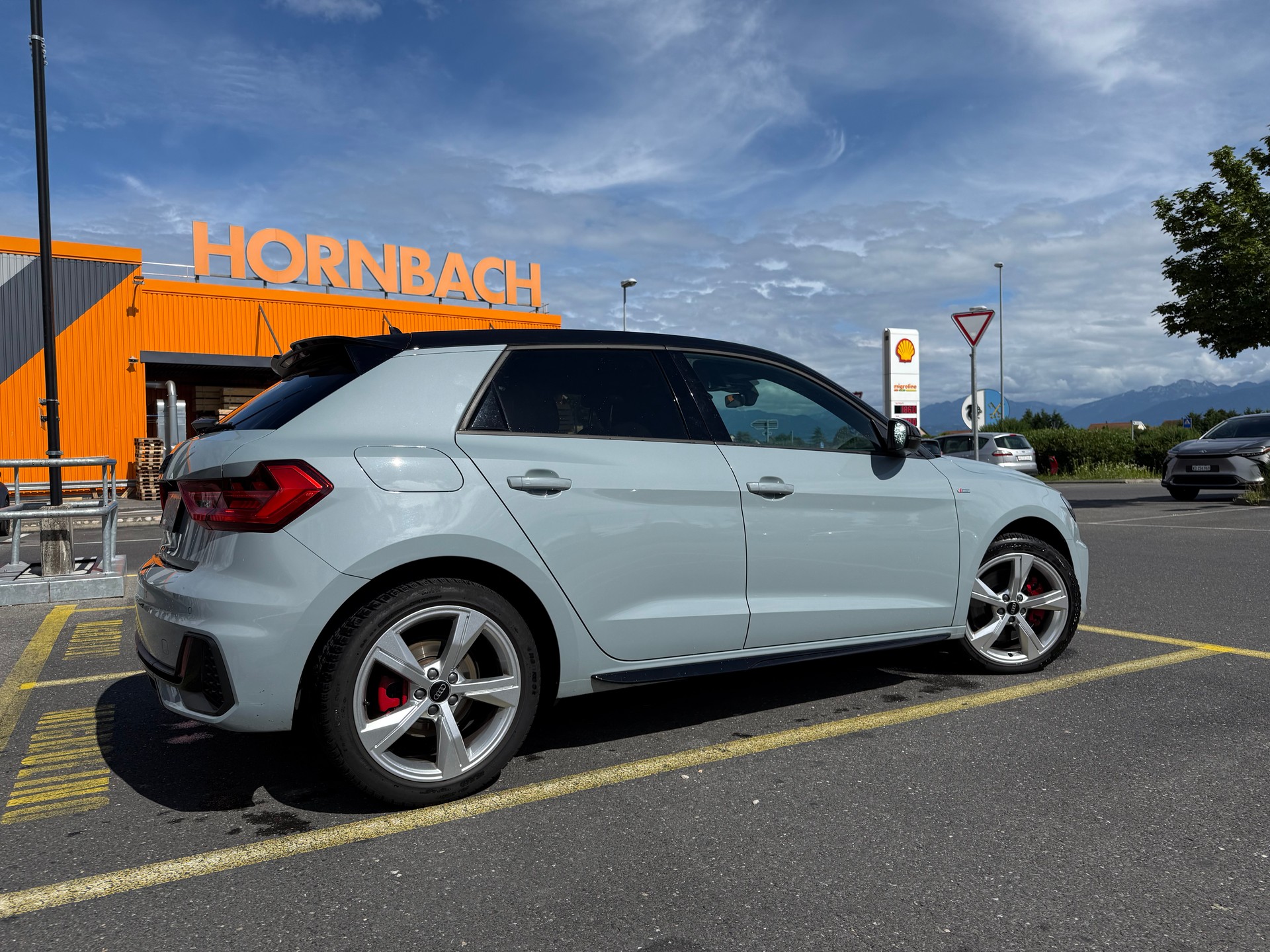 AUDI 1.5 35 TFSI S Line S-Tronic-image-0