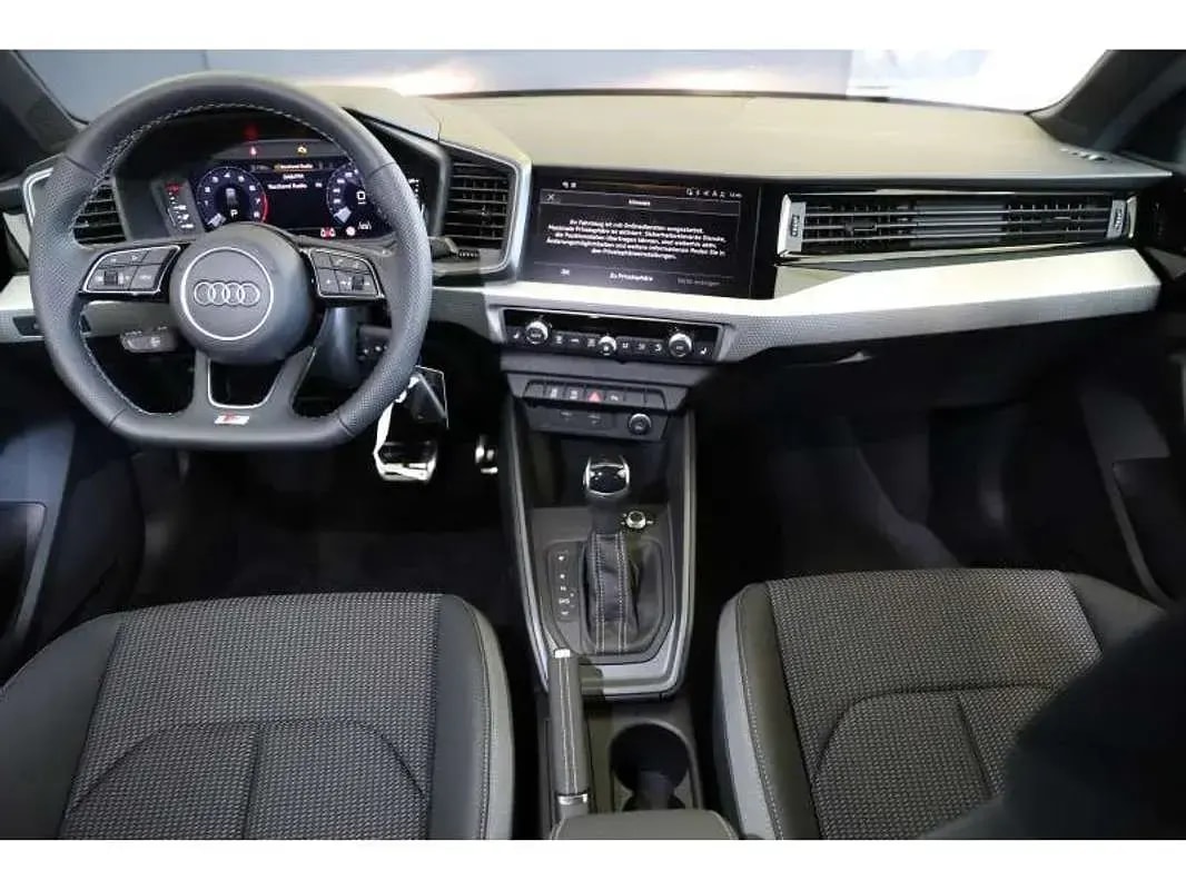 AUDI 1.5 35 TFSI S Line S-Tronic-image-4