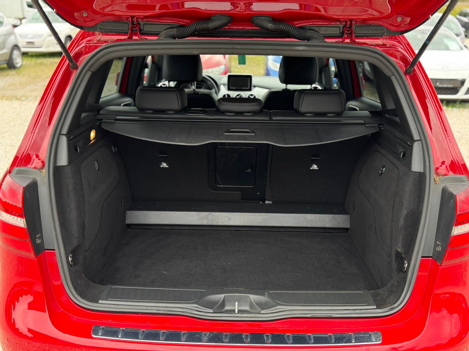 MERCEDES-BENZ B 180 Urban 7G-DCT-image-8