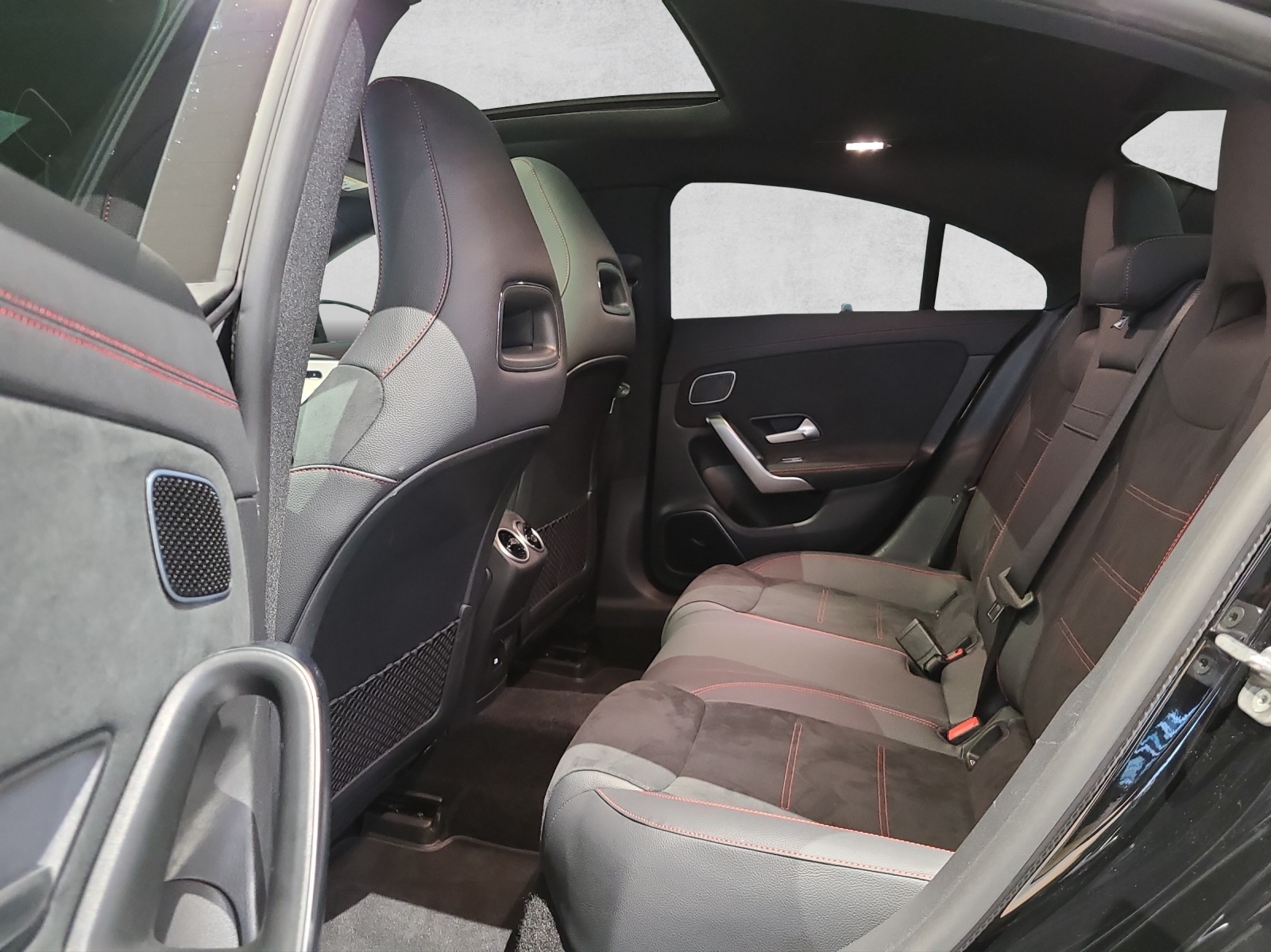 MERCEDES-BENZ CLA 250 4Matic 8G-DCT-image-9