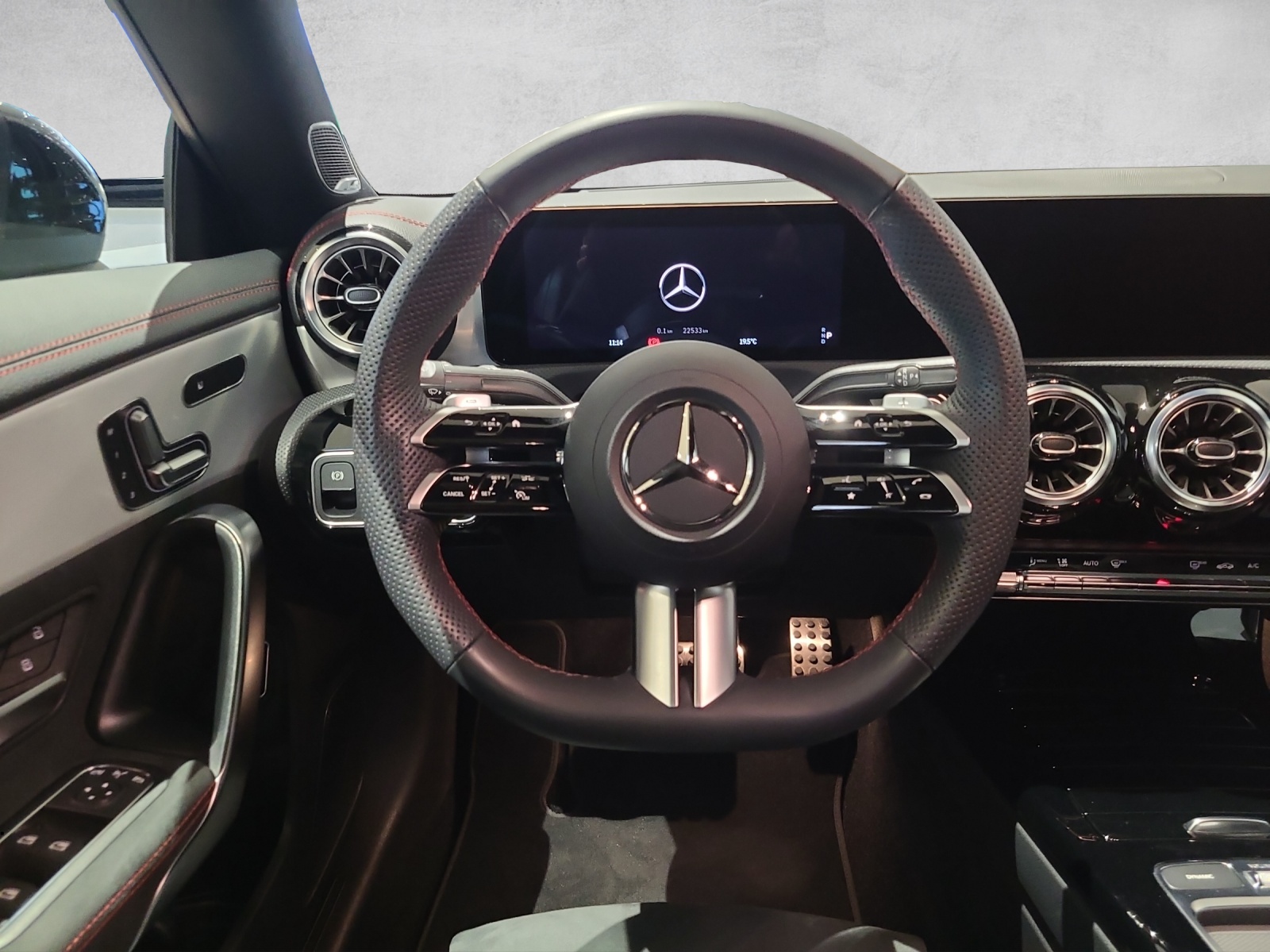 MERCEDES-BENZ CLA 250 4Matic 8G-DCT-image-11