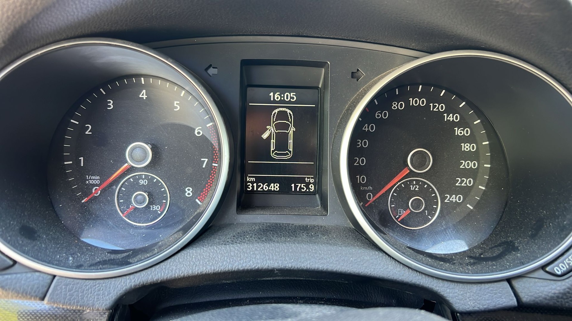 VW Golf Variant 1.4 TSI Highline-image-3