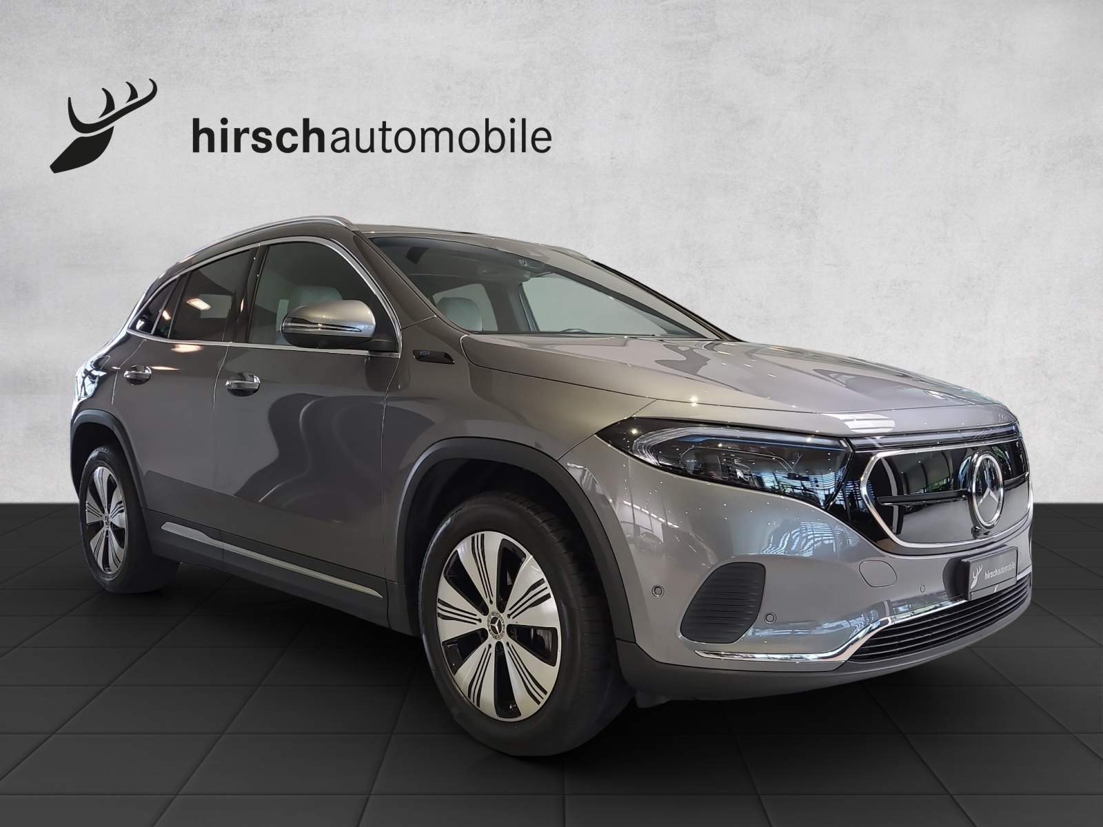 MERCEDES-BENZ EQA 300 4Matic-image-4