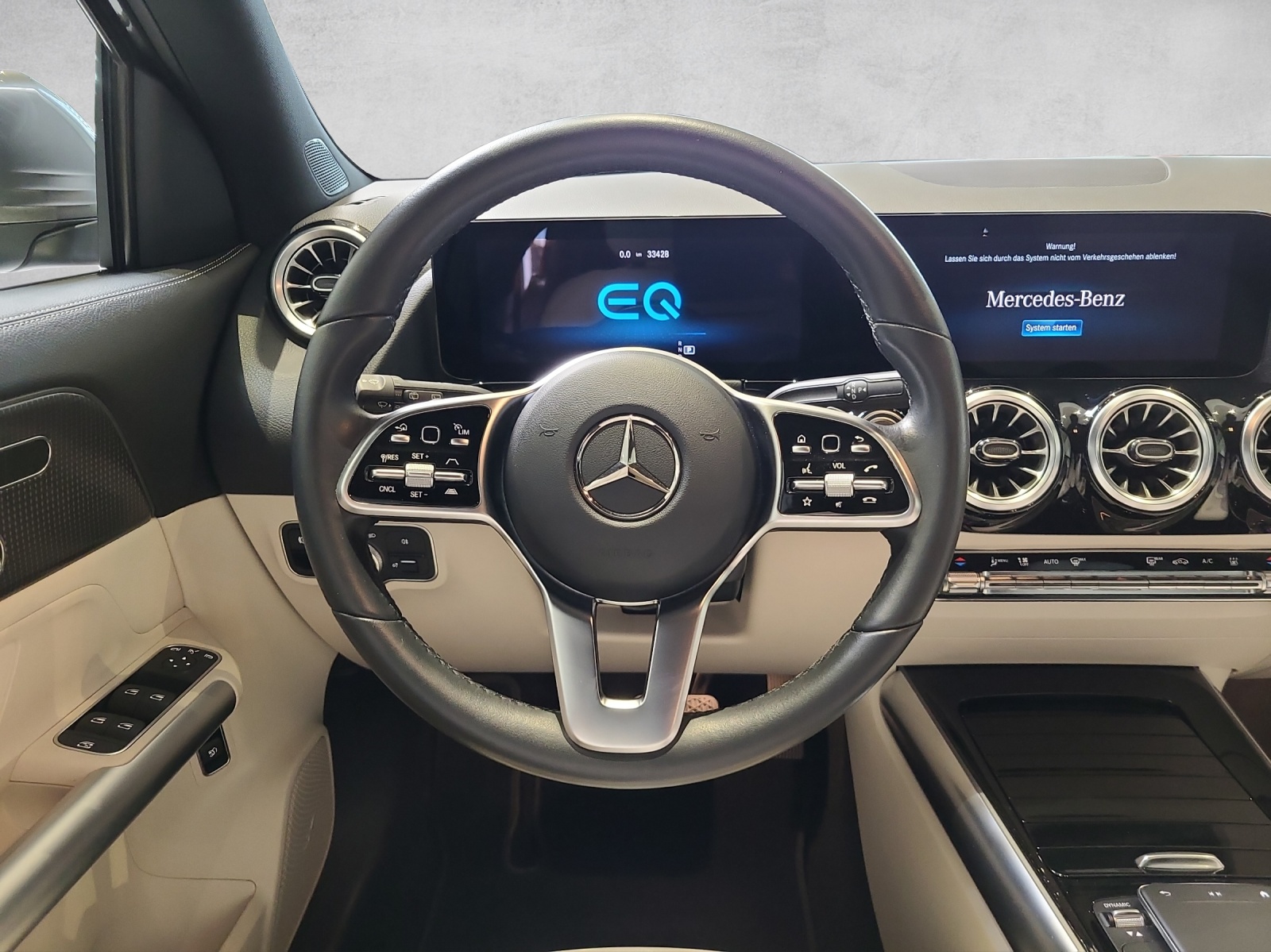 MERCEDES-BENZ EQA 300 4Matic-image-12