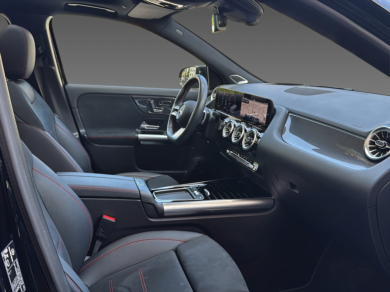 MERCEDES-BENZ GLA 250 4Matic Swiss Star-image-11