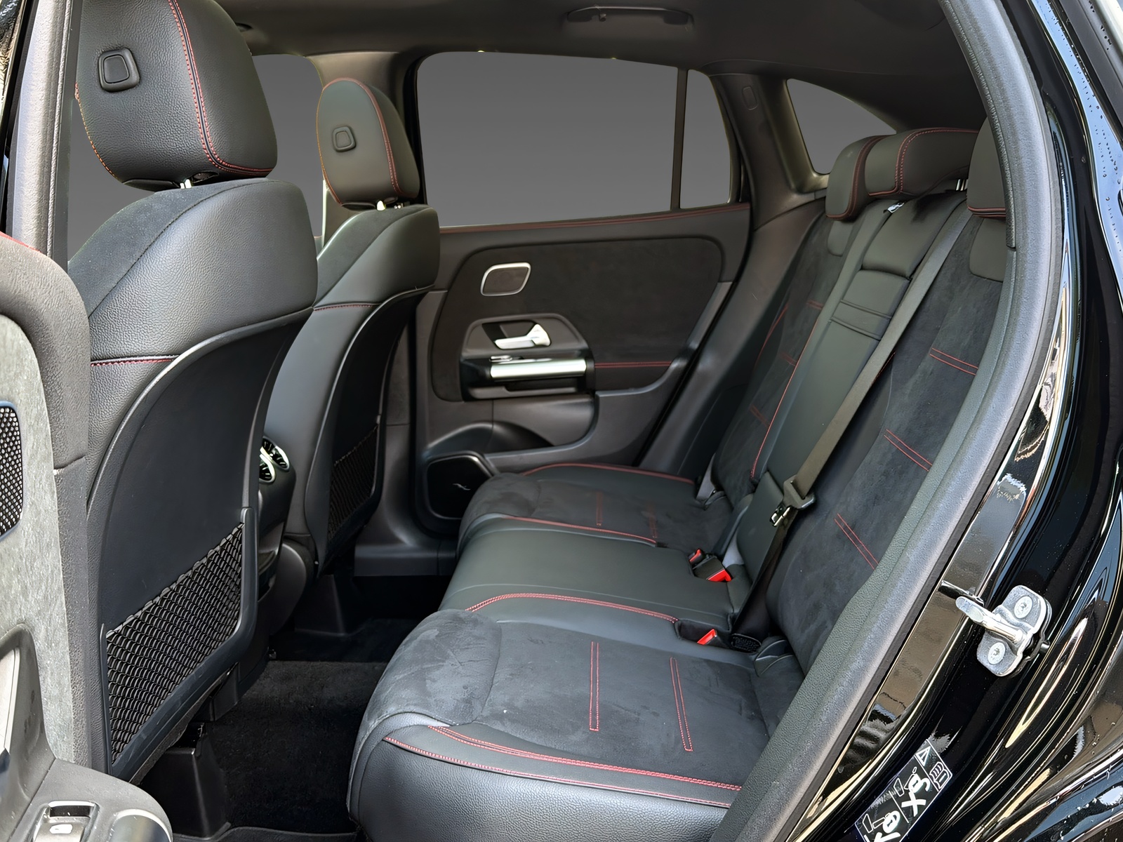 MERCEDES-BENZ GLA 250 4Matic Swiss Star-image-10