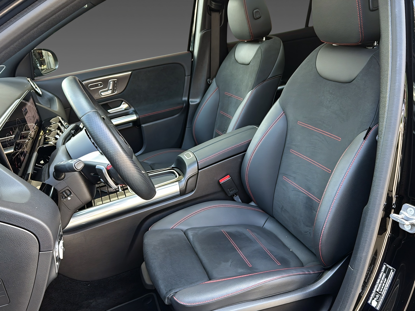 MERCEDES-BENZ GLA 250 4Matic Swiss Star-image-7