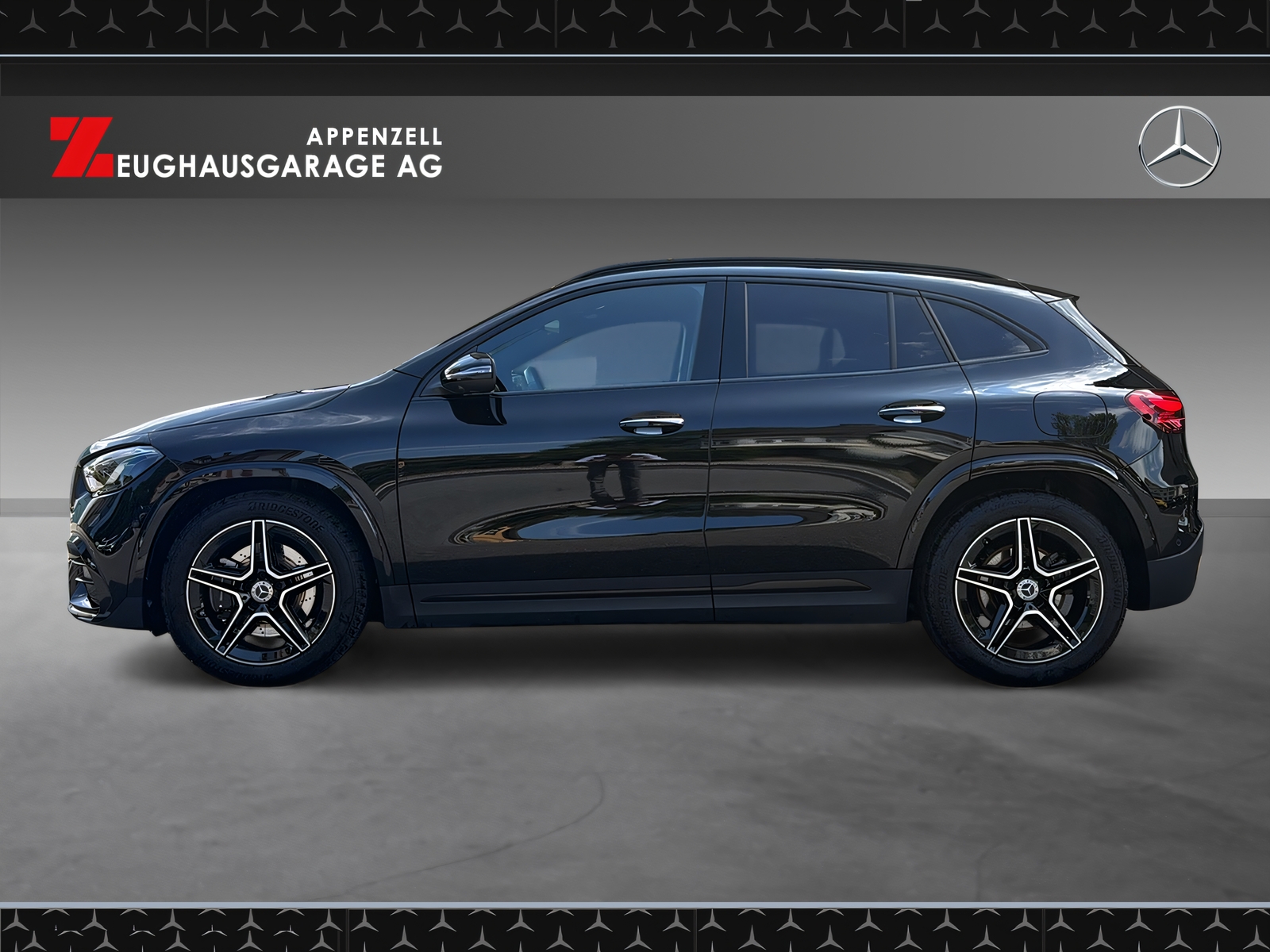 MERCEDES-BENZ GLA 250 4Matic Swiss Star-showroom-element-2