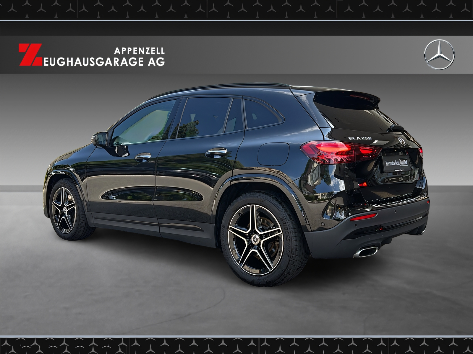 MERCEDES-BENZ GLA 250 4Matic Swiss Star-showroom-element-3