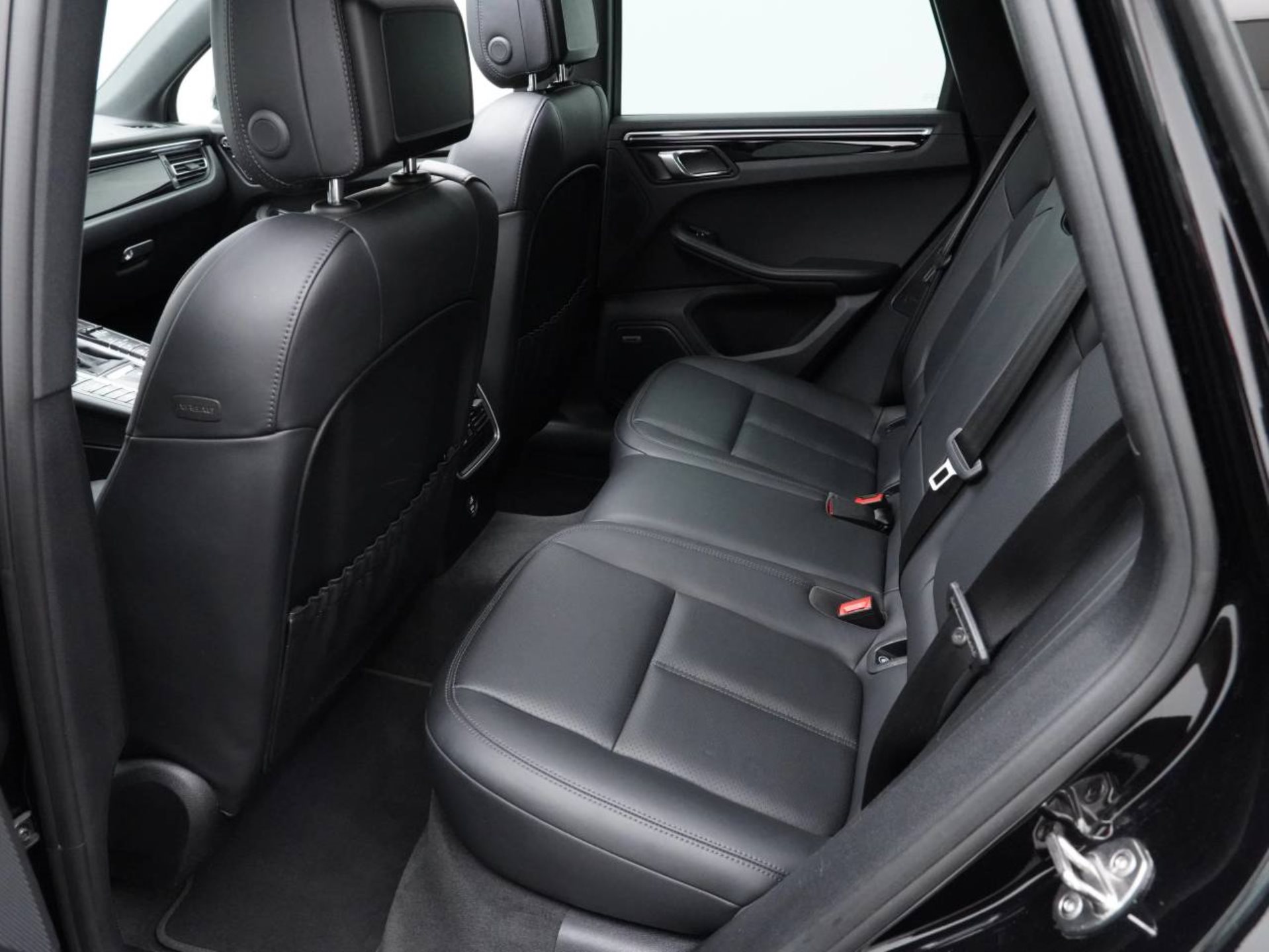 PORSCHE Macan S-image-29
