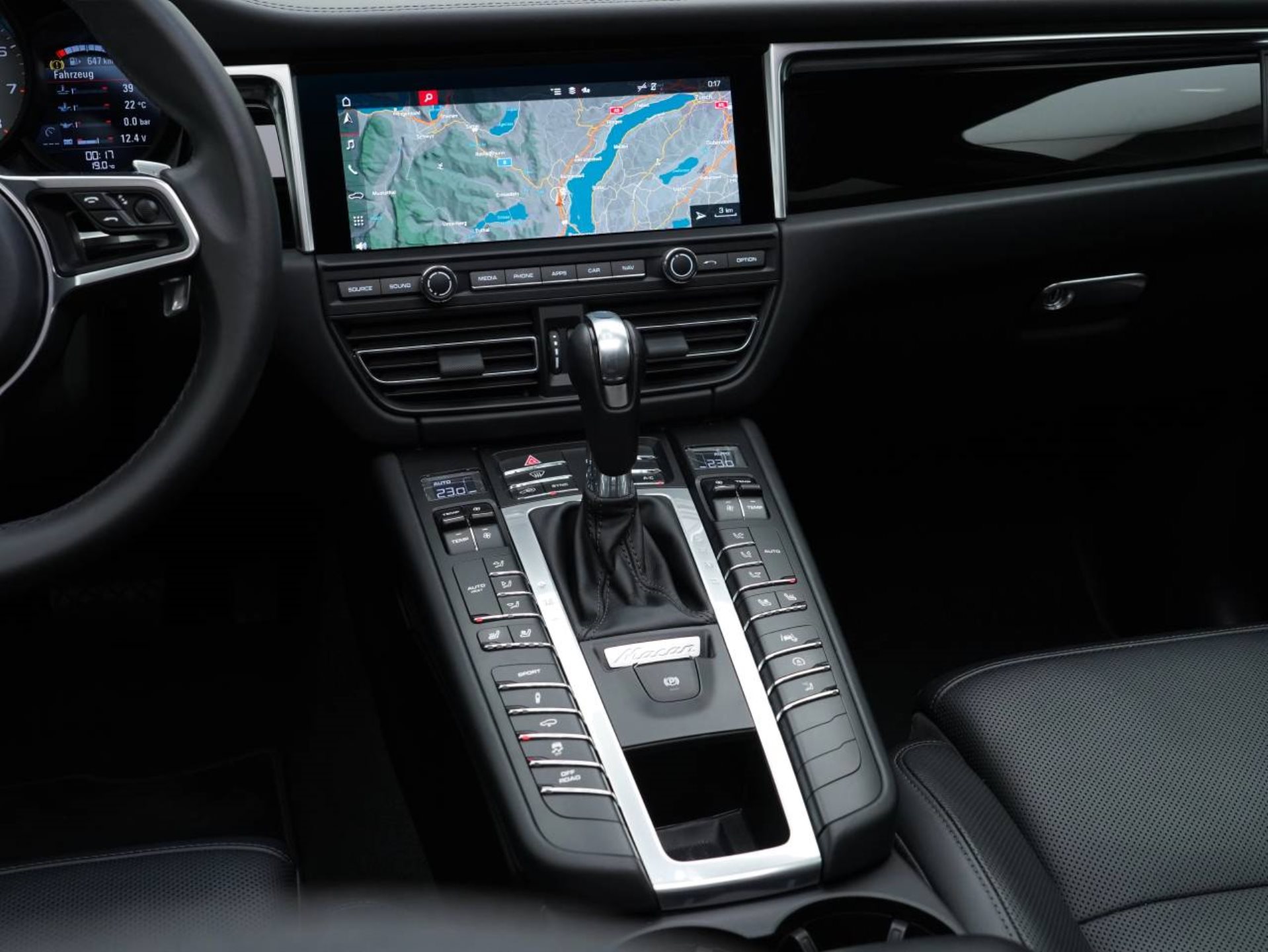PORSCHE Macan S-image-17