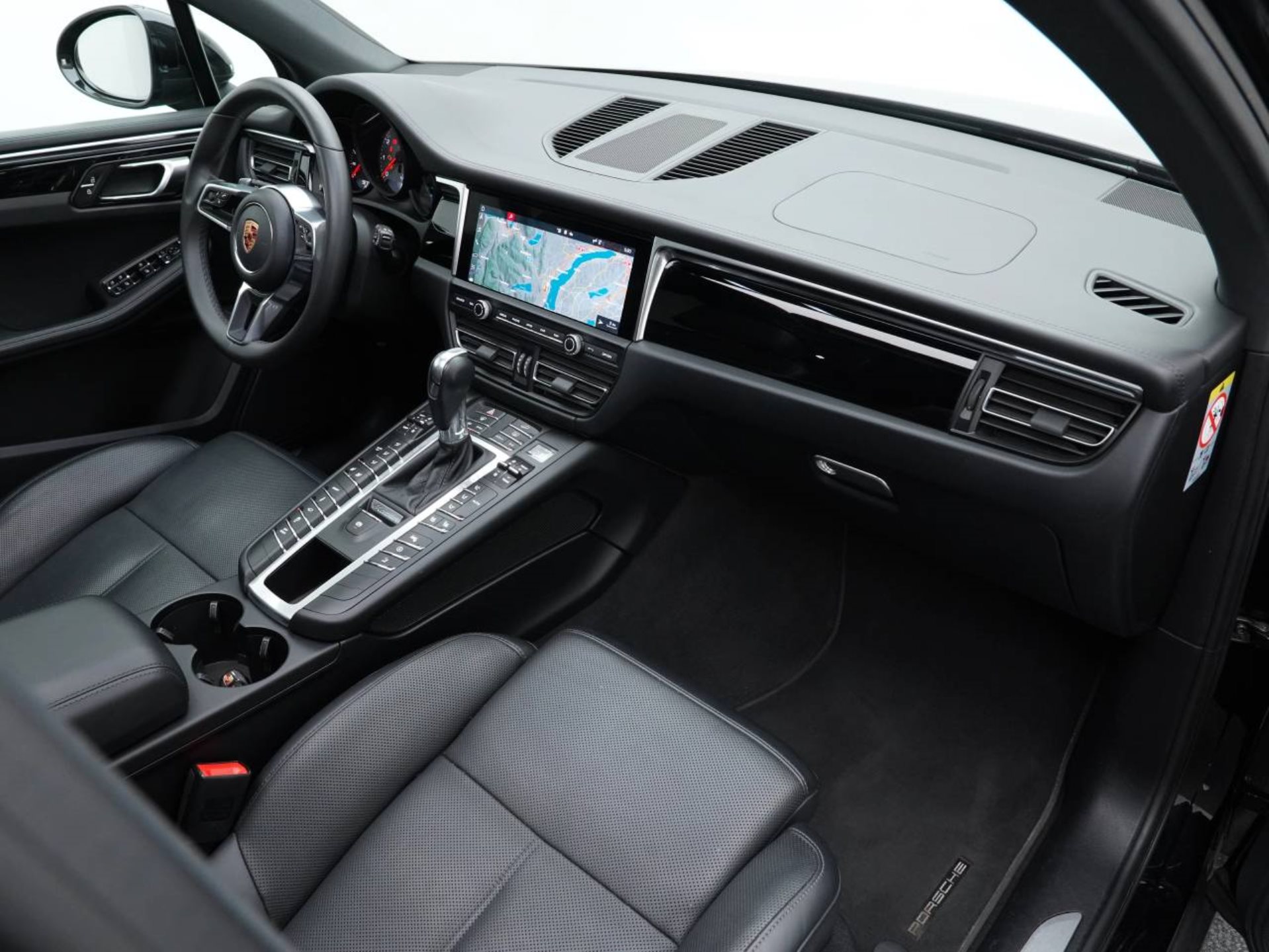 PORSCHE Macan S-image-25