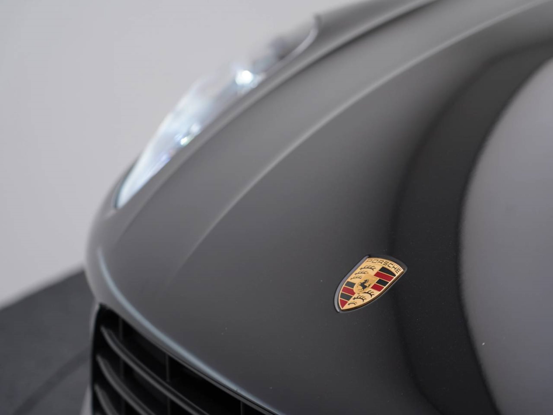 PORSCHE Macan S-image-11