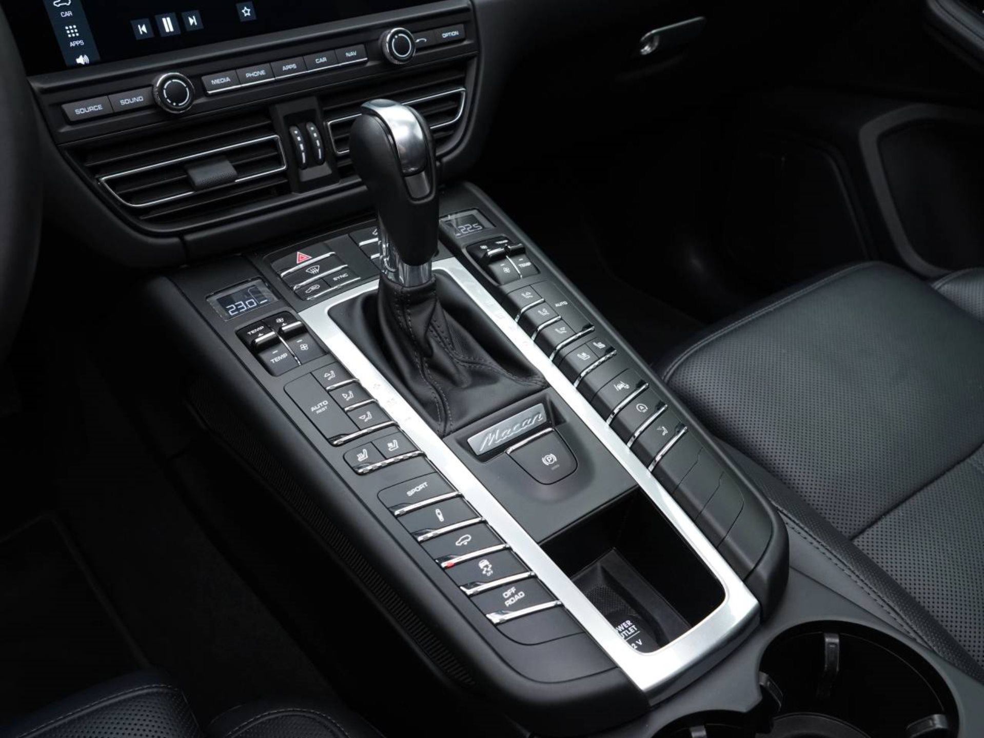 PORSCHE Macan S-image-19