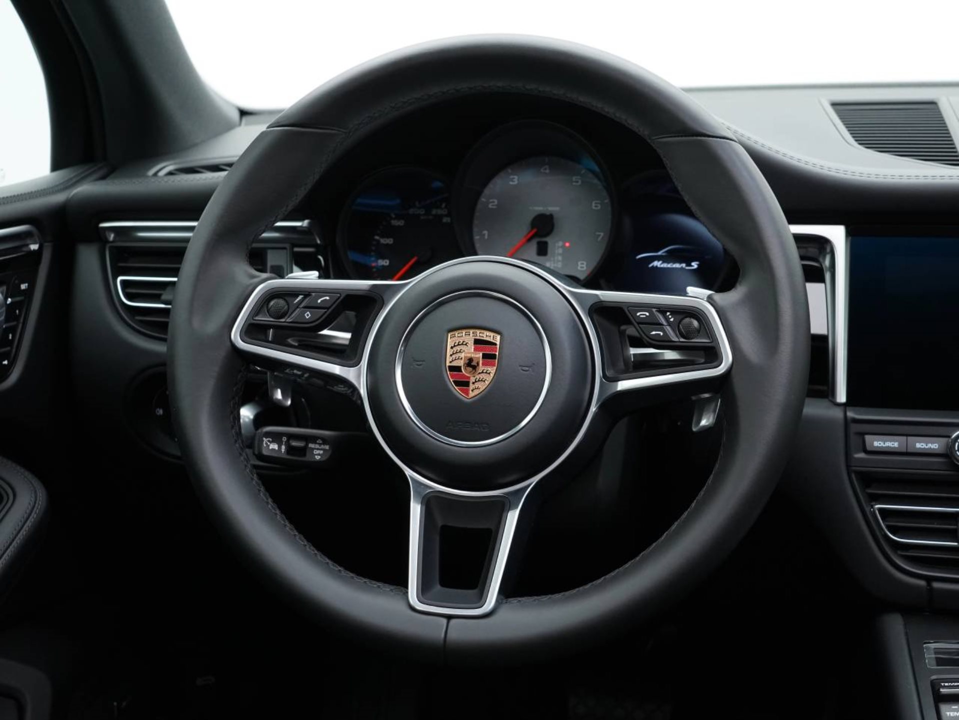 PORSCHE Macan S-image-15